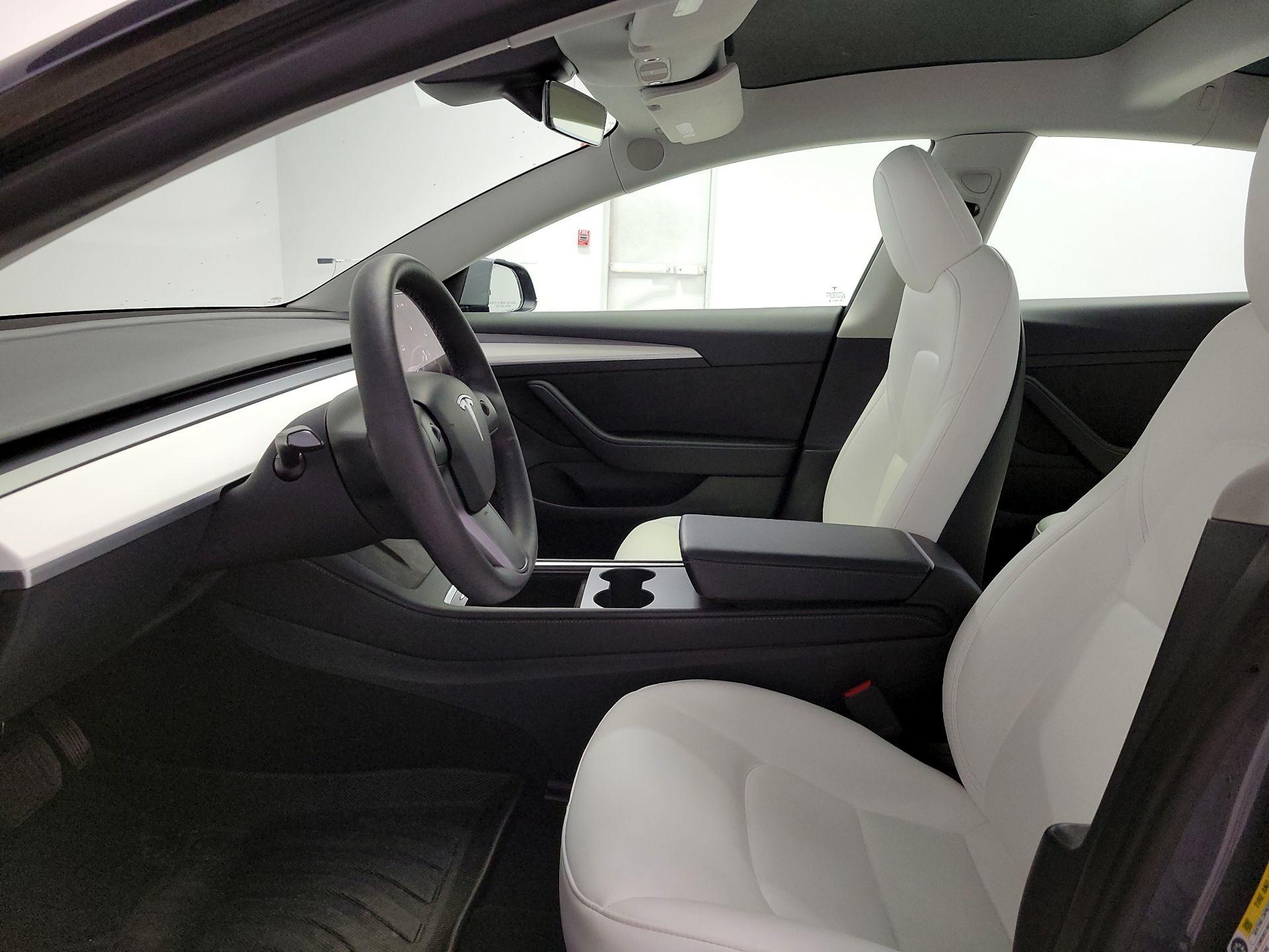 Thumbnail: 2023 Tesla Model 3 - 11