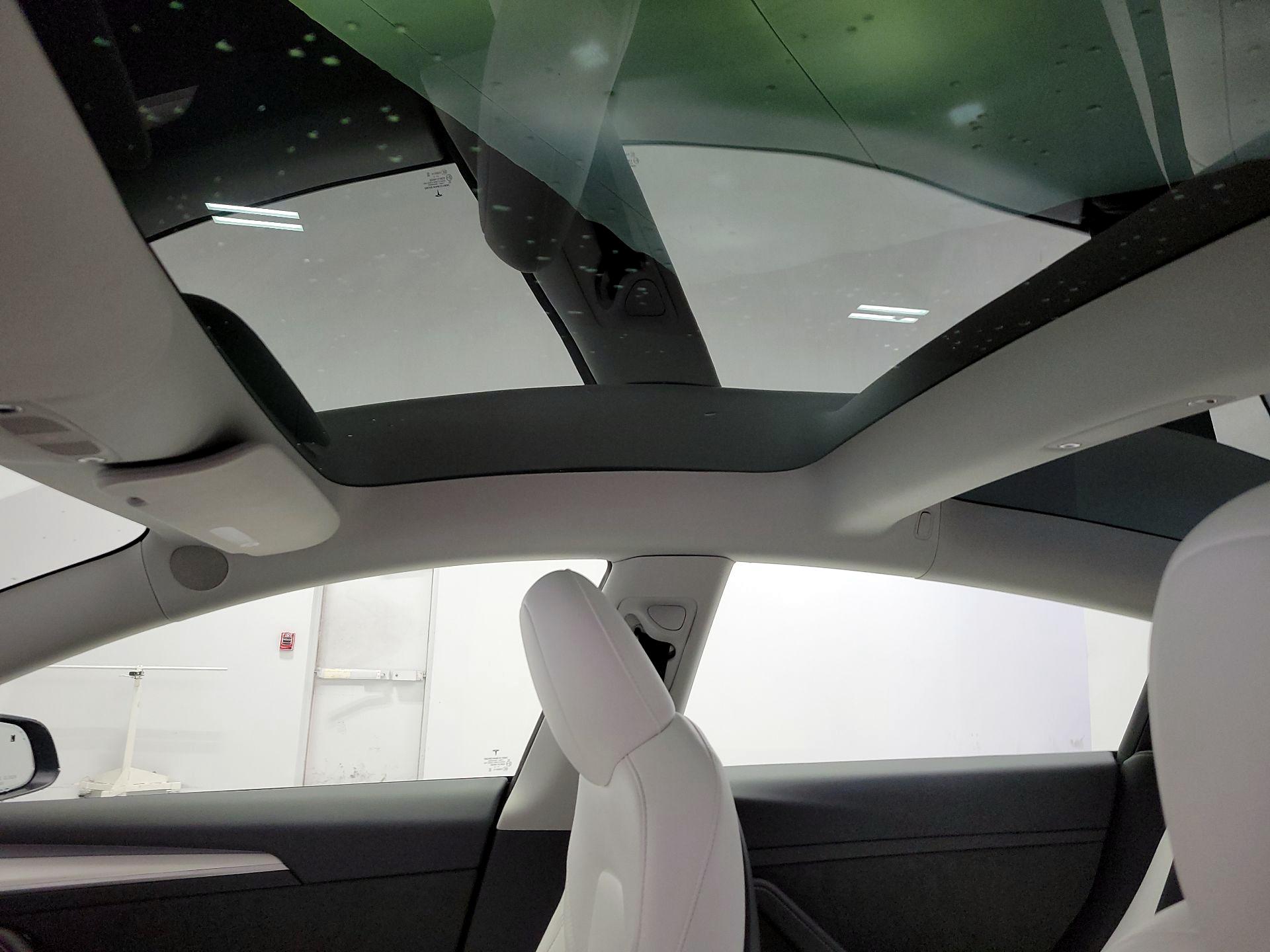 Thumbnail: 2023 Tesla Model 3 - 18