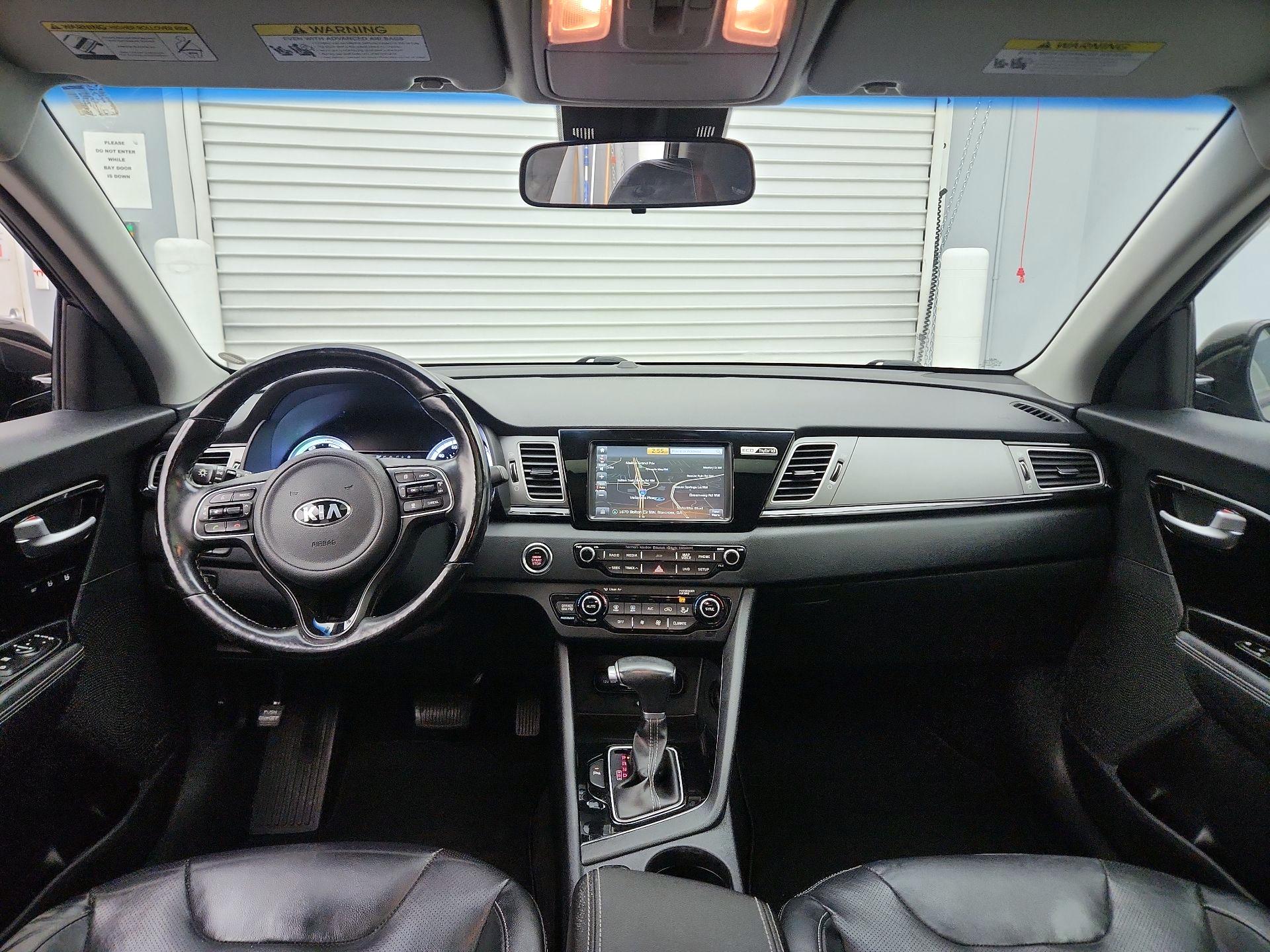Thumbnail: 2017 Kia Niro - 9