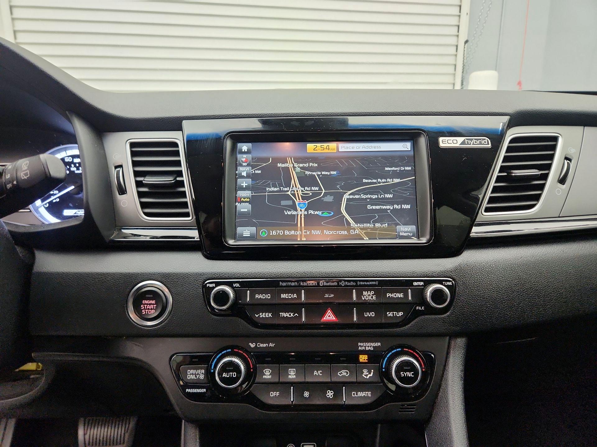Thumbnail: 2017 Kia Niro - 14