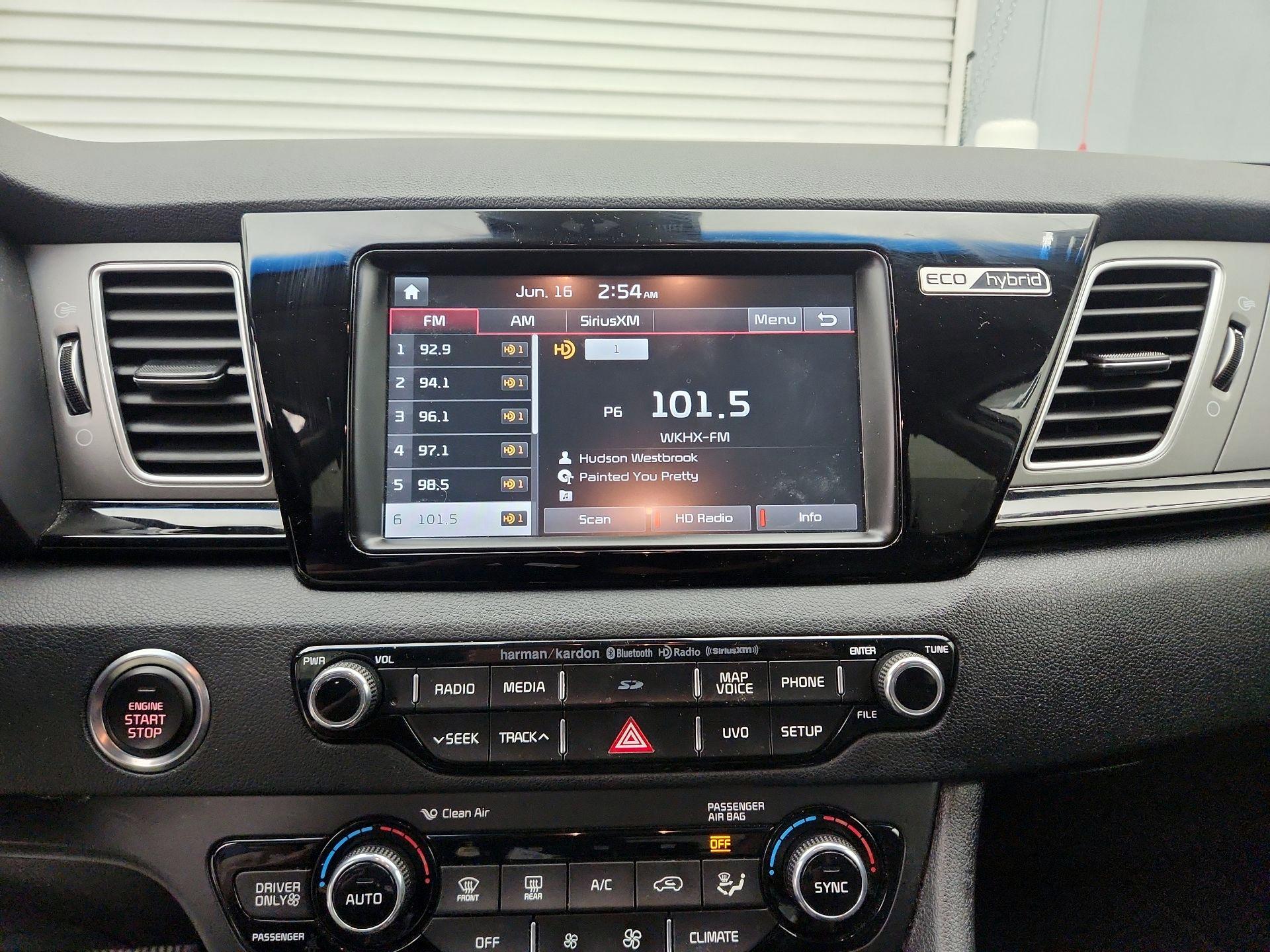 Thumbnail: 2017 Kia Niro - 16