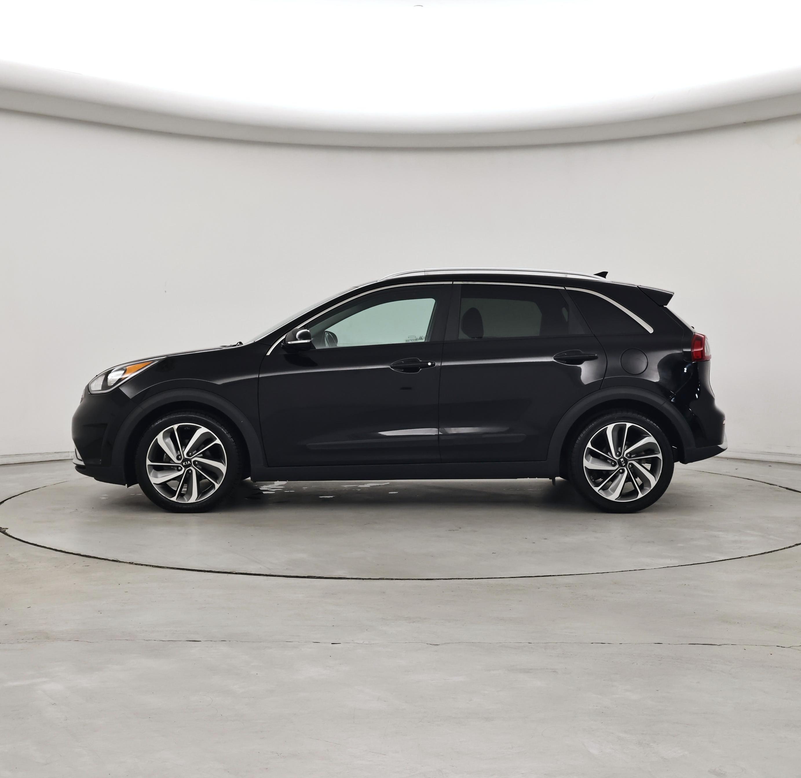 Thumbnail: 2017 Kia Niro - 3