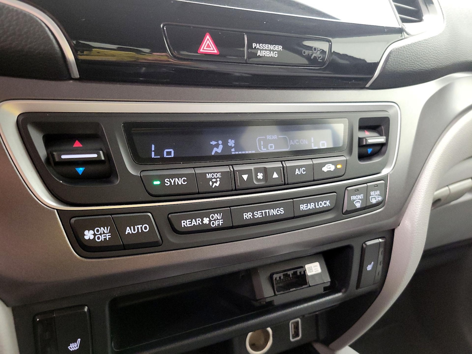 2020 Honda Pilot EX - Photo 17