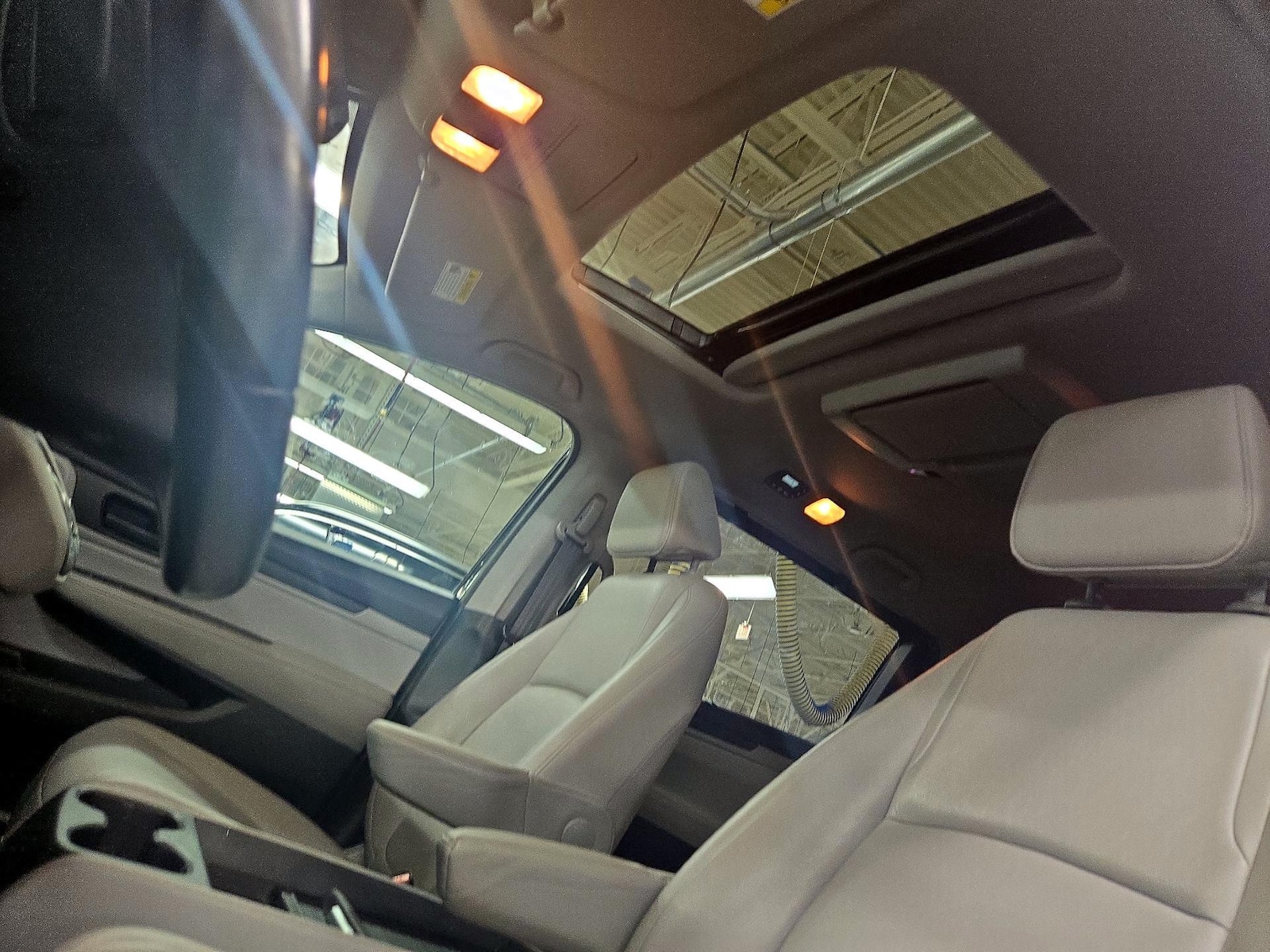 Sunroof(s) & Overhead Airbags