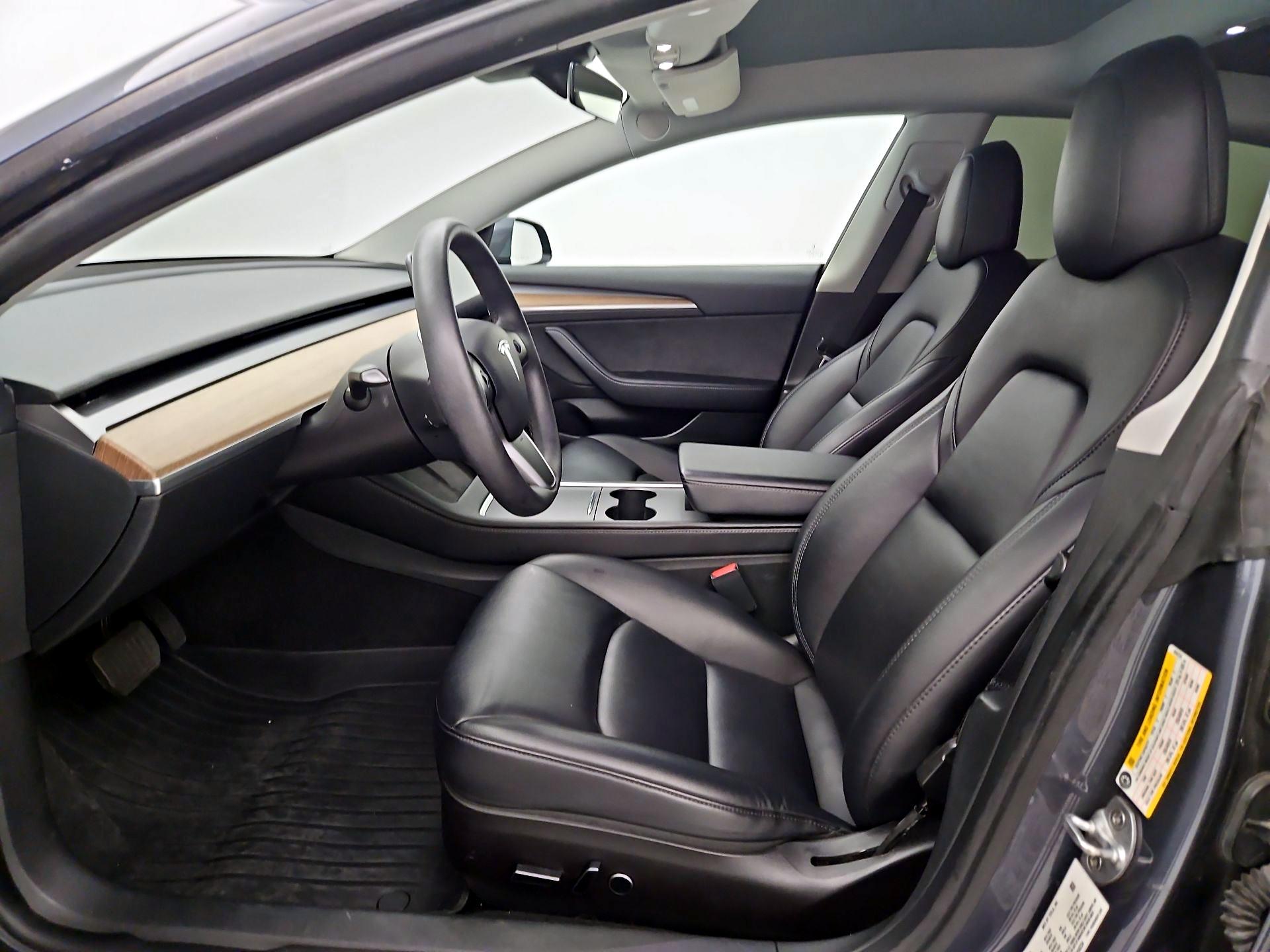 Thumbnail: 2023 Tesla Model 3 - 11