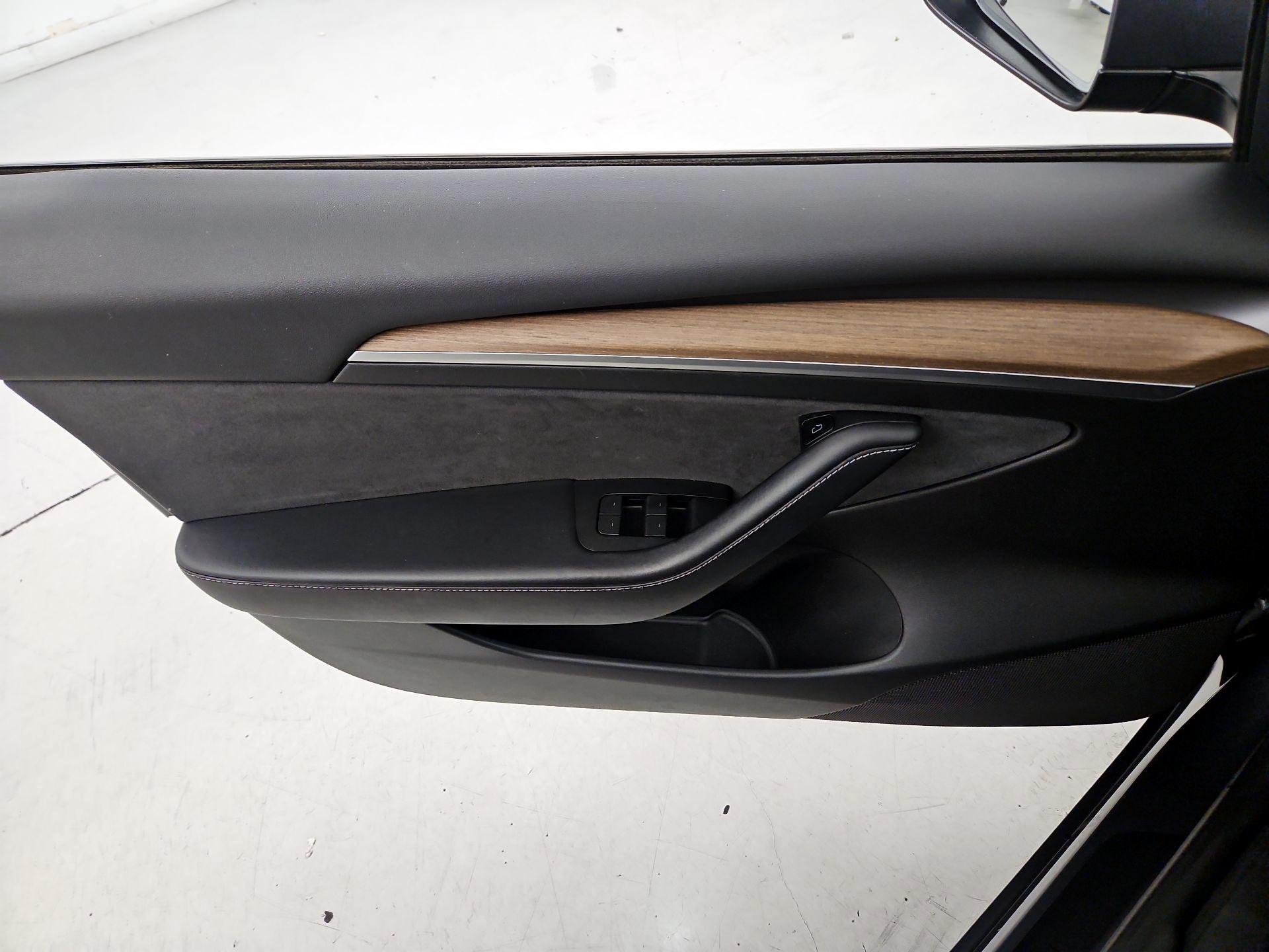 Thumbnail: 2023 Tesla Model 3 - 12