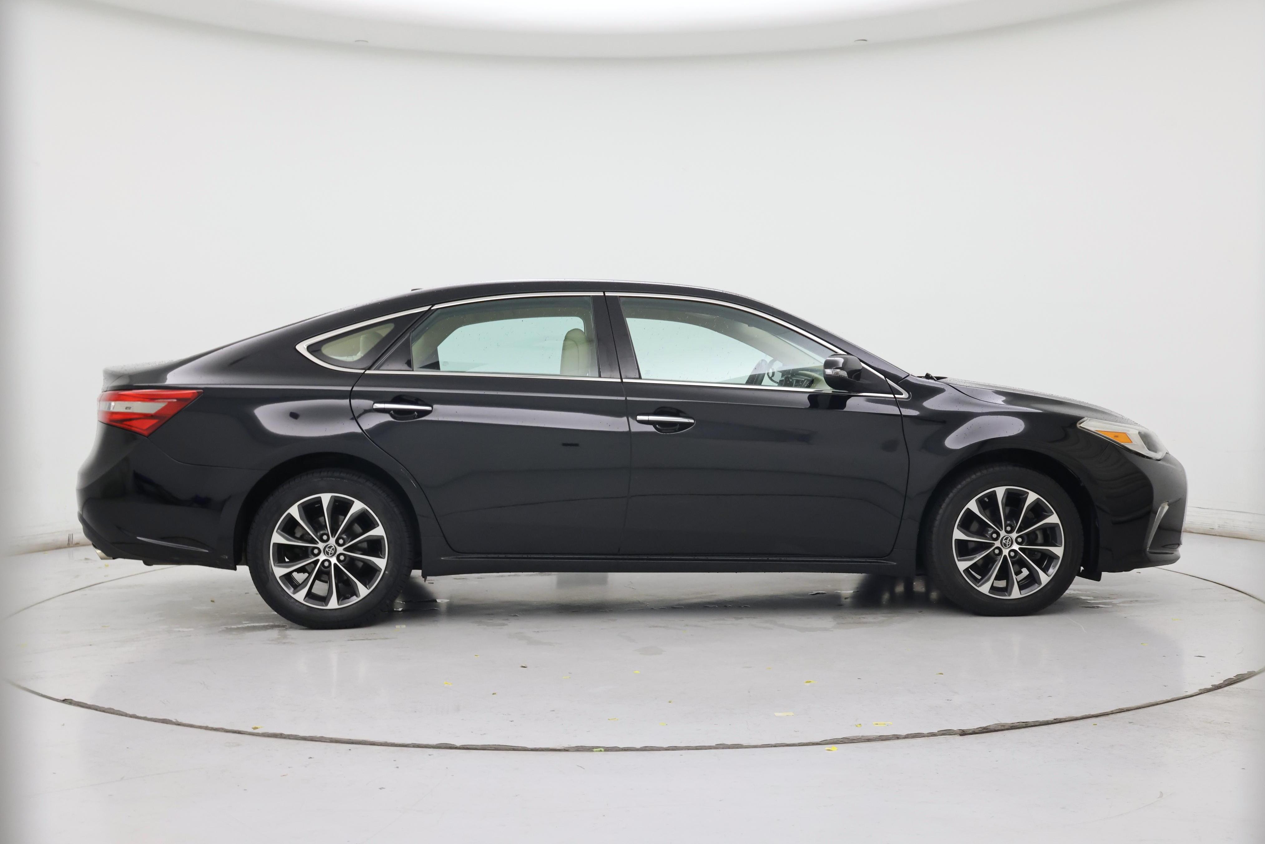 Thumbnail: 2016 Toyota Avalon - 7