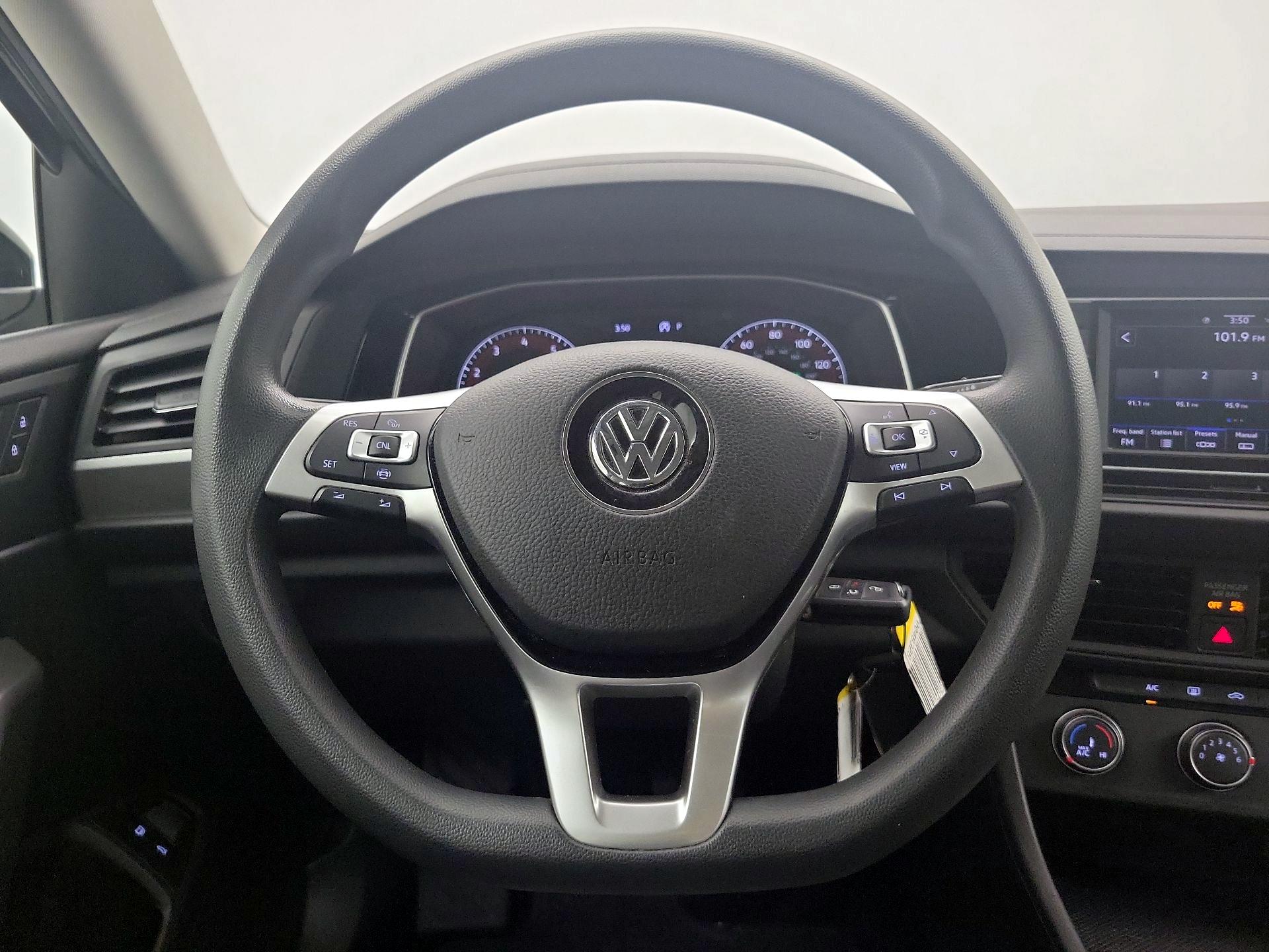 Thumbnail: 2020 Volkswagen Jetta - 10