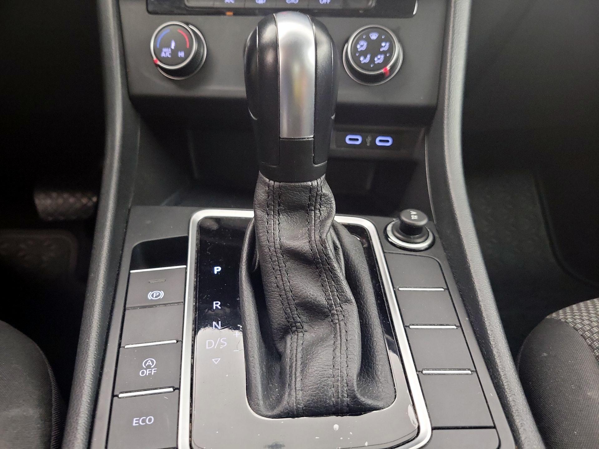 Thumbnail: 2020 Volkswagen Jetta - 17