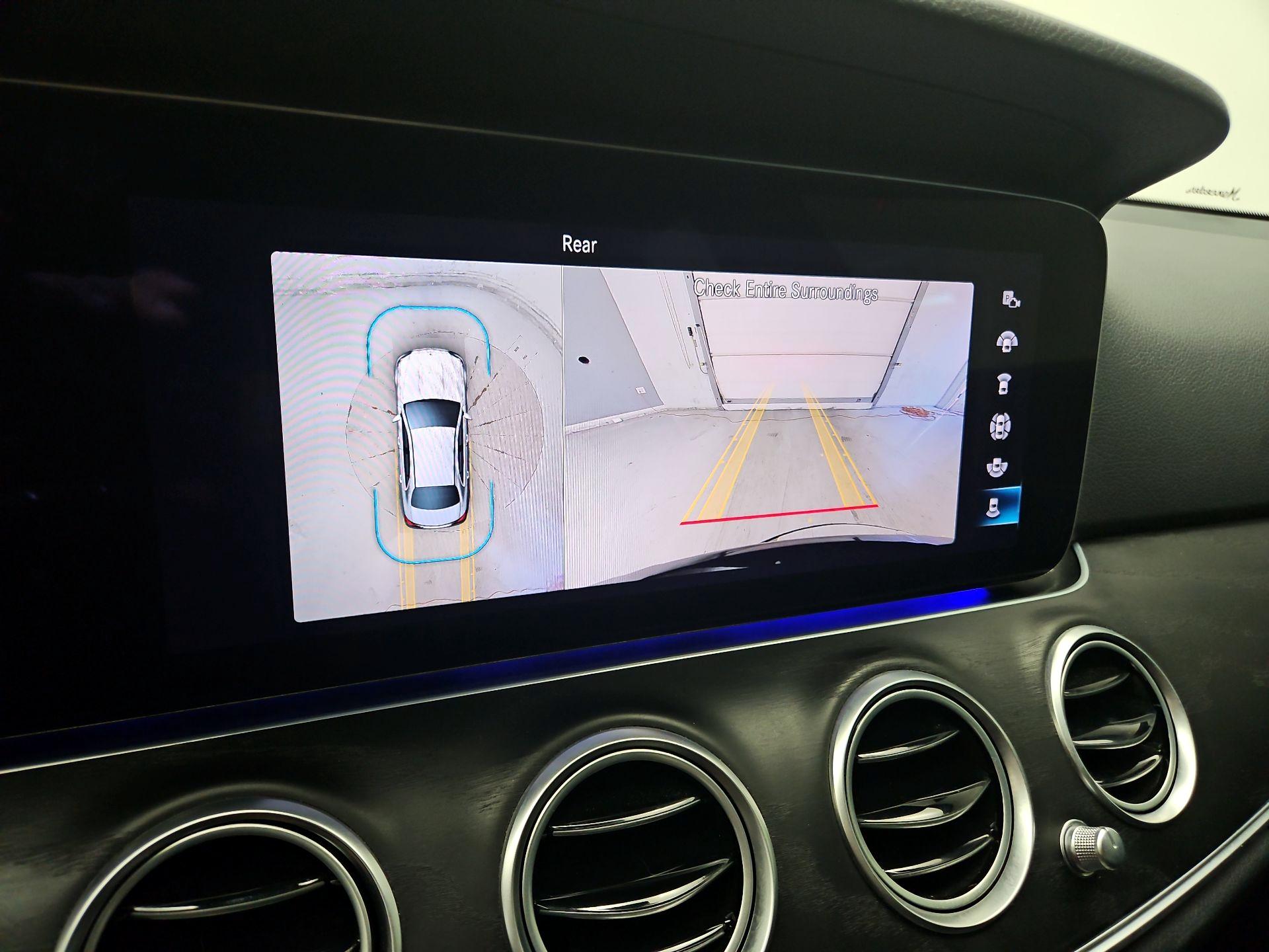 Thumbnail: 2022 Mercedes-Benz E-Class - 15