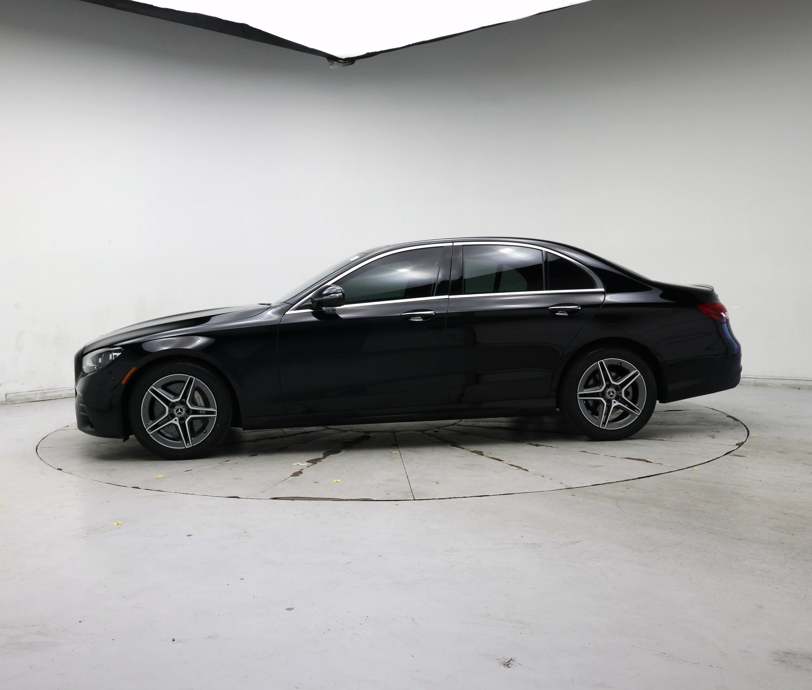 Thumbnail: 2022 Mercedes-Benz E-Class - 3