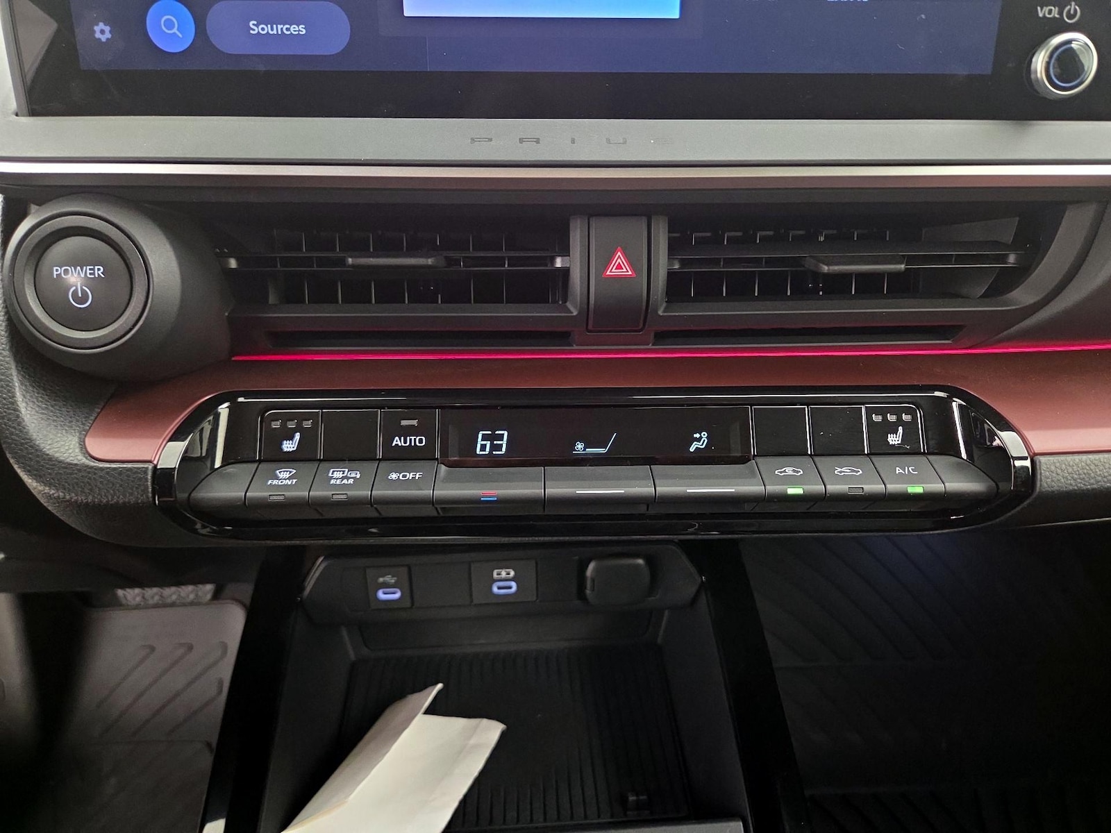 2026 Toyota Prius Plug-in Hybrid XSE - Photo 18