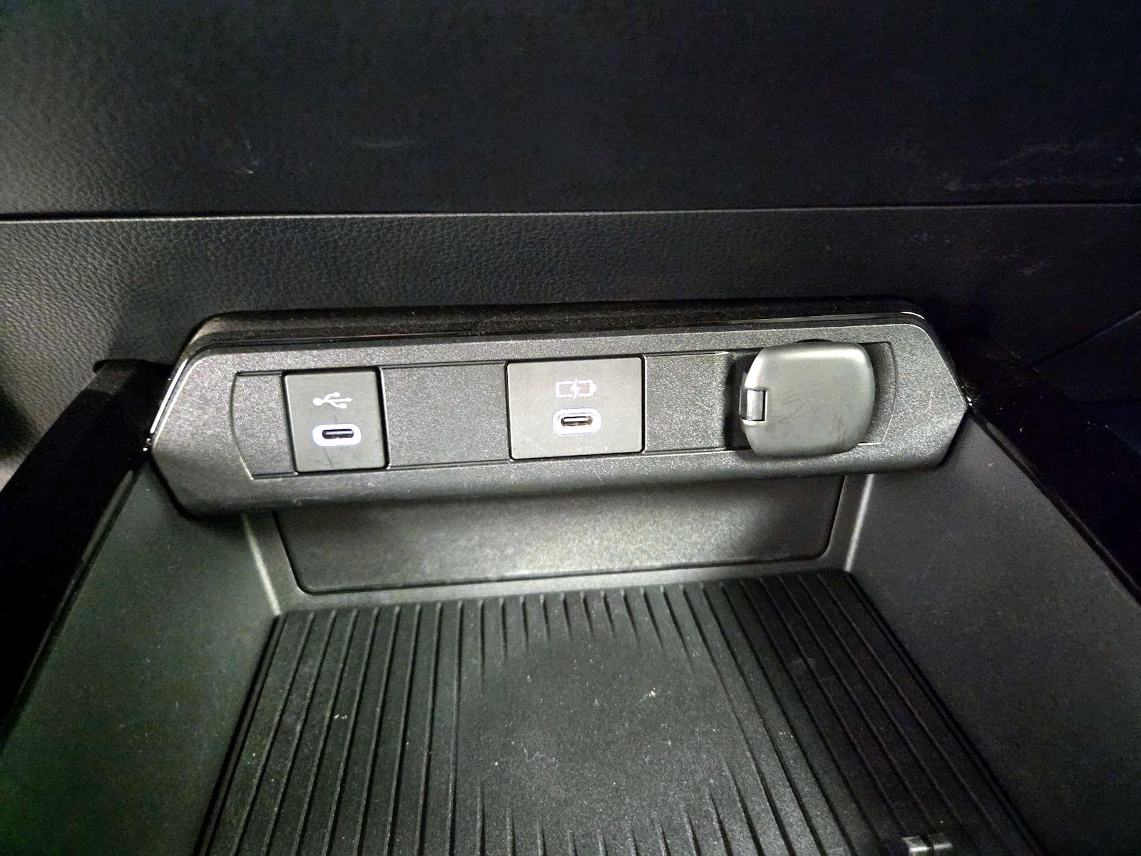 2026 Toyota Prius Plug-in Hybrid XSE - Photo 20
