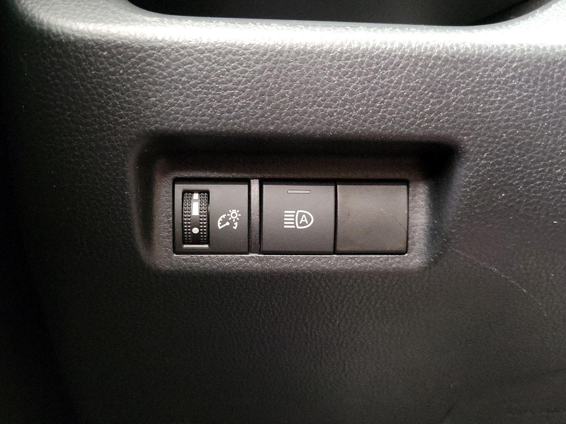 Thumbnail: 2020 Toyota RAV4 - 13