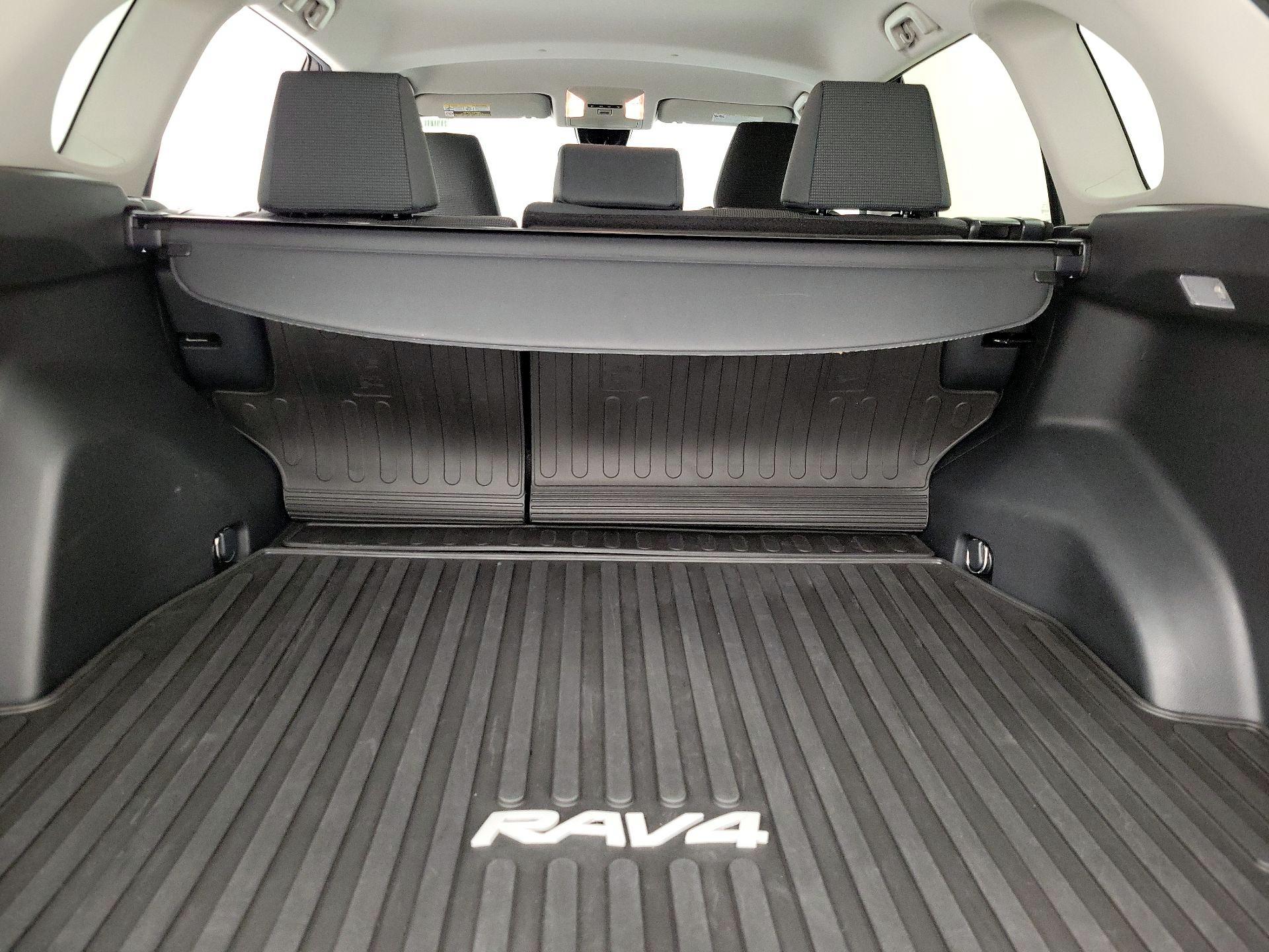 Thumbnail: 2020 Toyota RAV4 - 20
