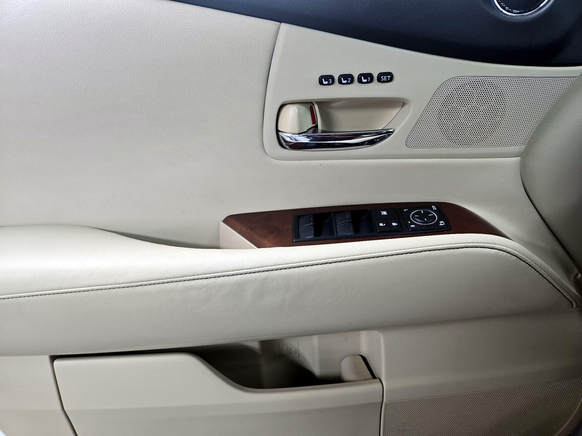 Thumbnail: 2015 Lexus RX - 12