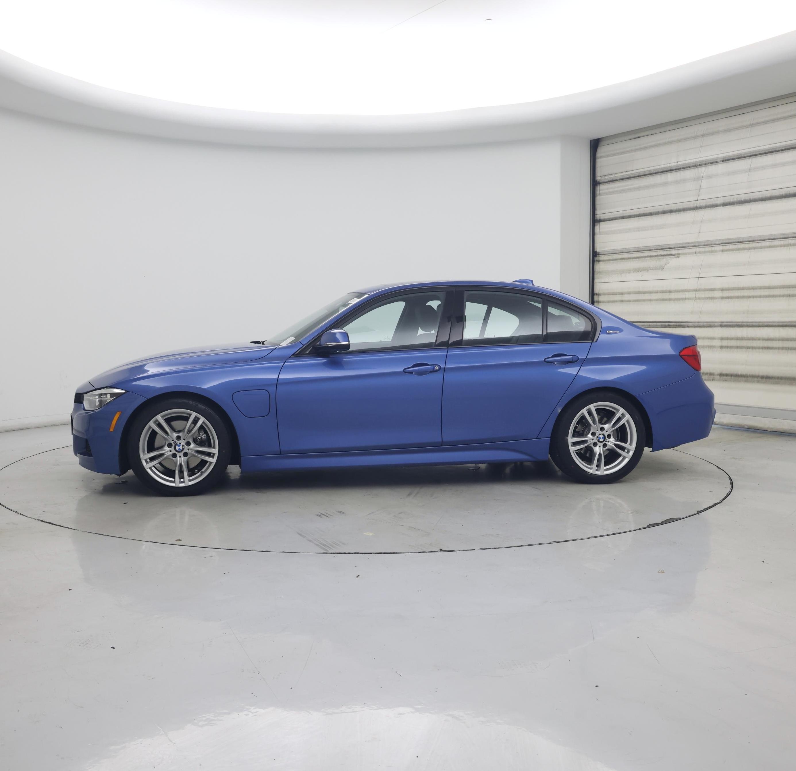 Thumbnail: 2017 BMW 3 Series - 3
