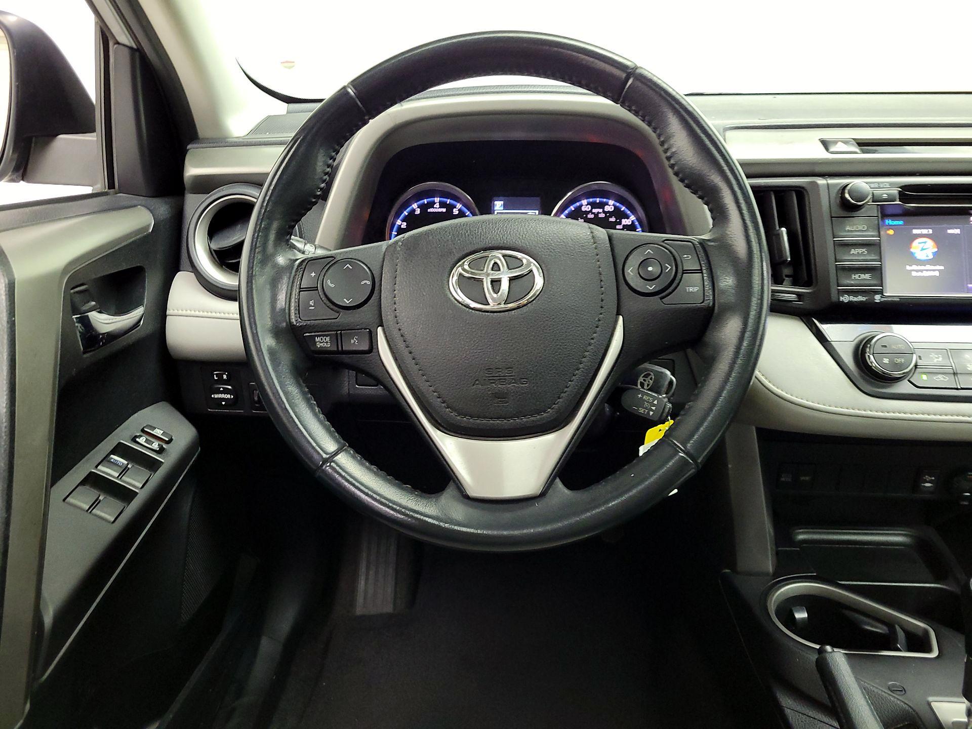 Thumbnail: 2016 Toyota RAV4 - 10
