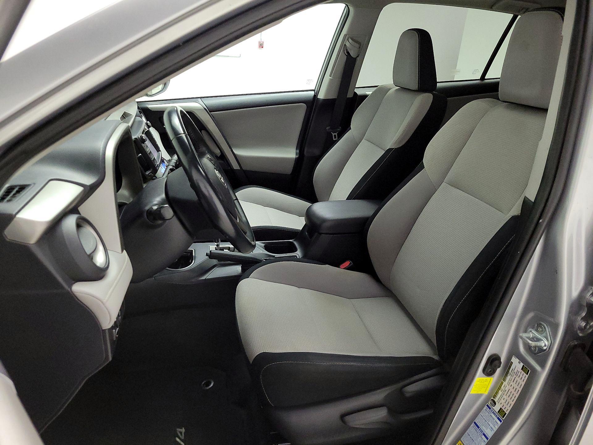 Thumbnail: 2016 Toyota RAV4 - 11