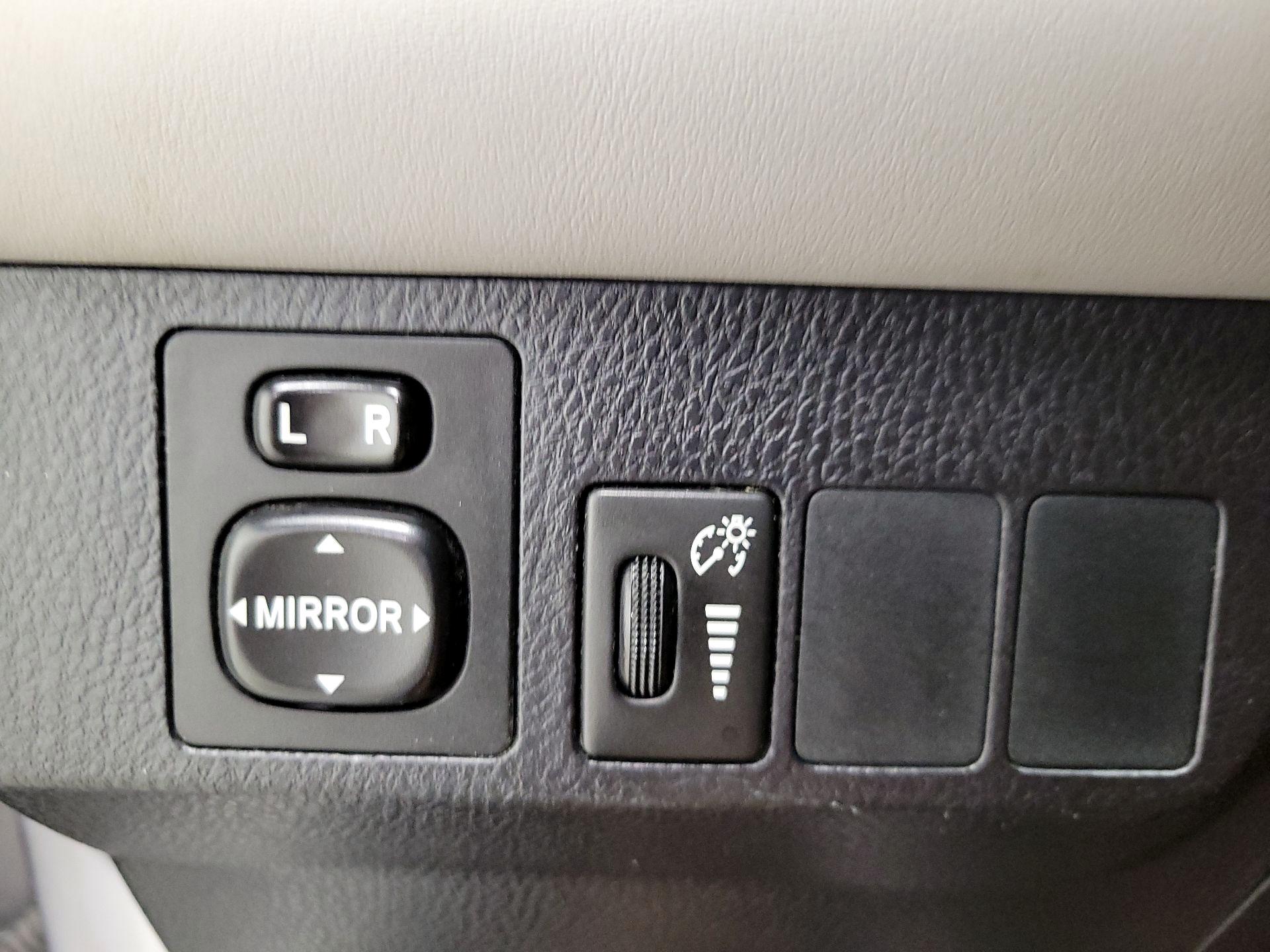 Thumbnail: 2016 Toyota RAV4 - 13
