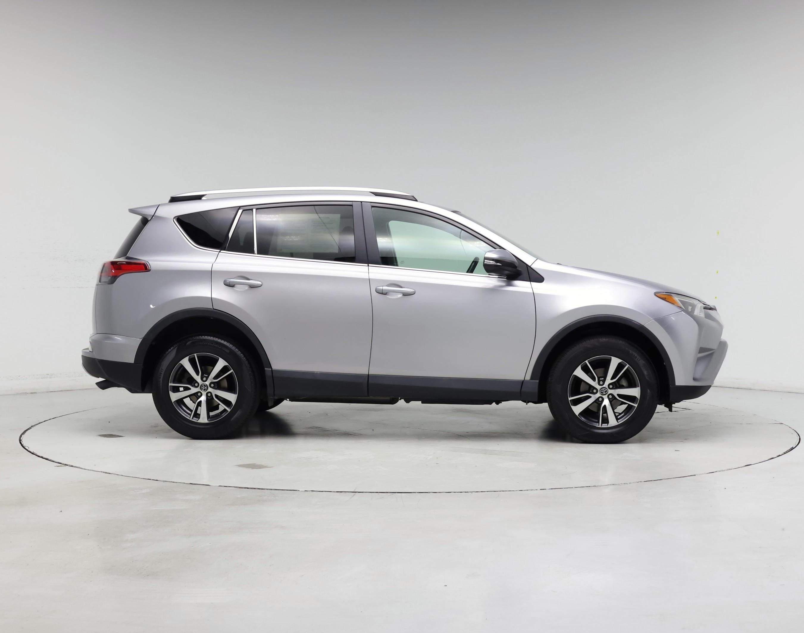 Thumbnail: 2016 Toyota RAV4 - 7