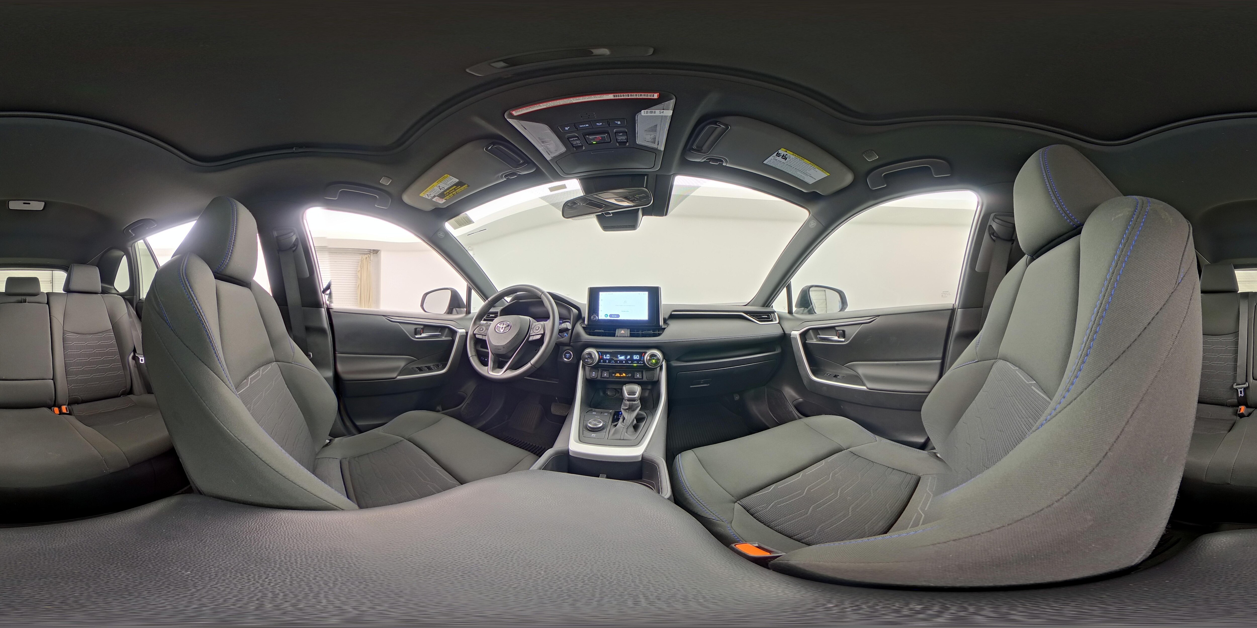 2024 Toyota RAV4 SE - Photo 25