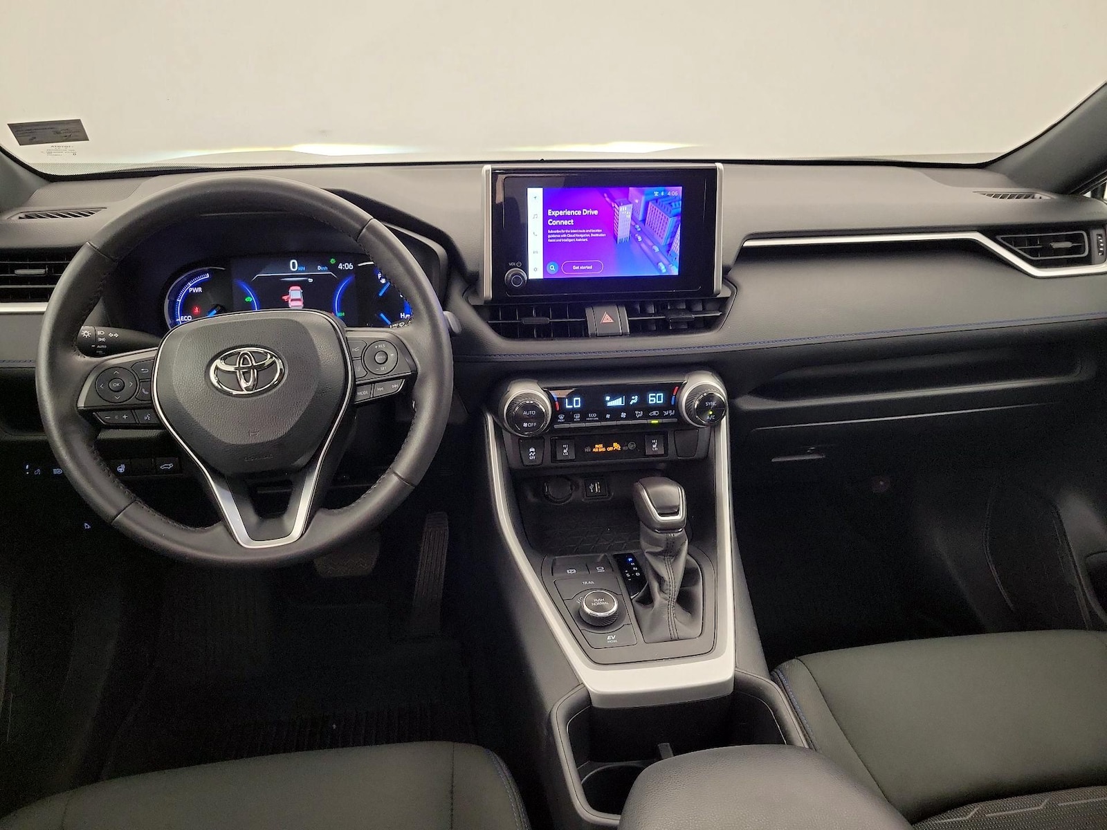 2024 Toyota RAV4 SE - Photo 10