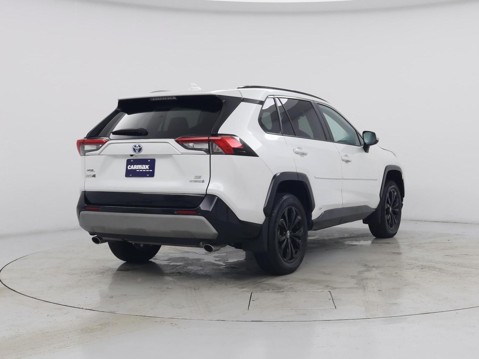 2024 Toyota RAV4 SE - Photo 9
