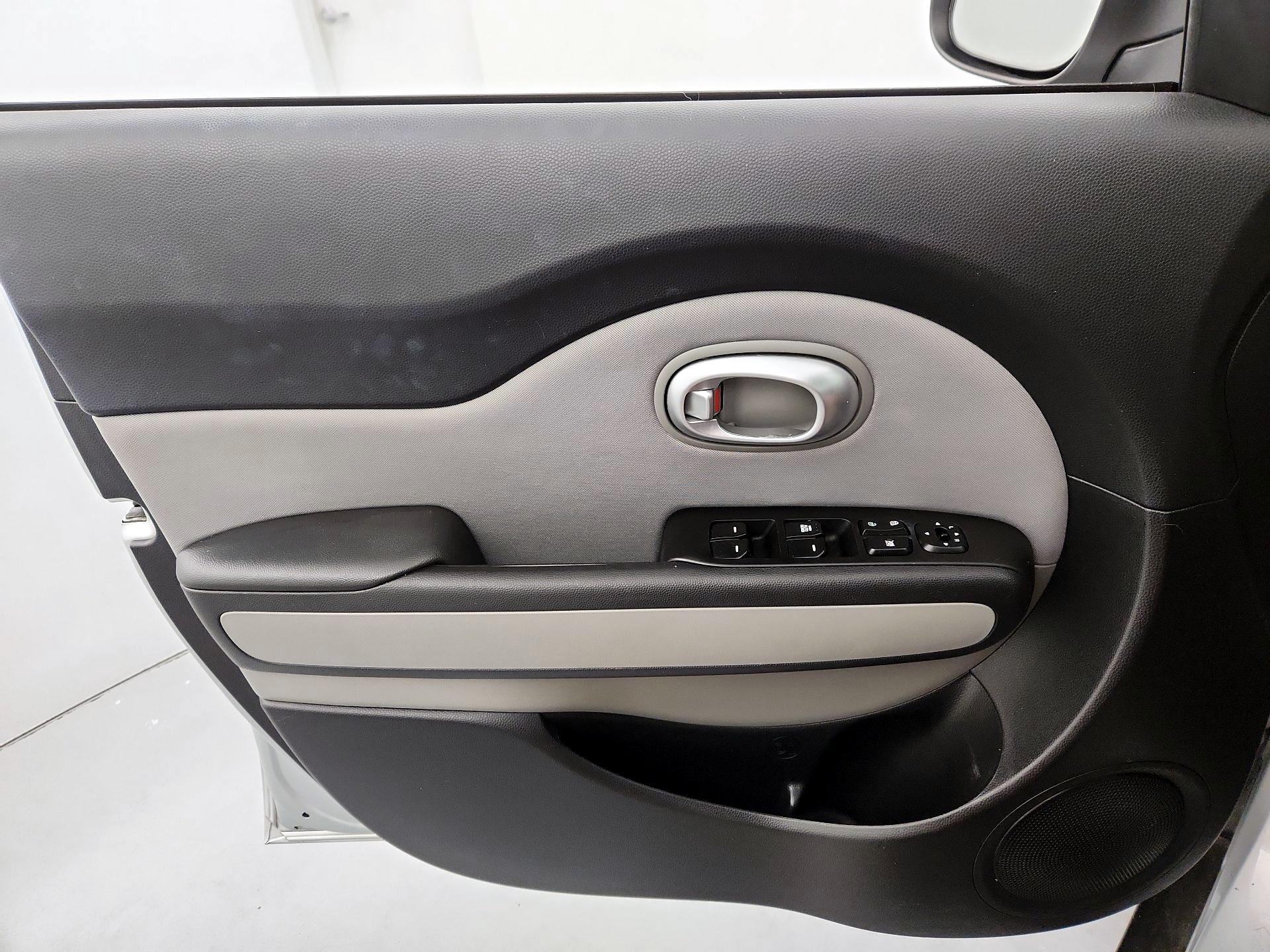 Thumbnail: 2015 Kia Soul - 12