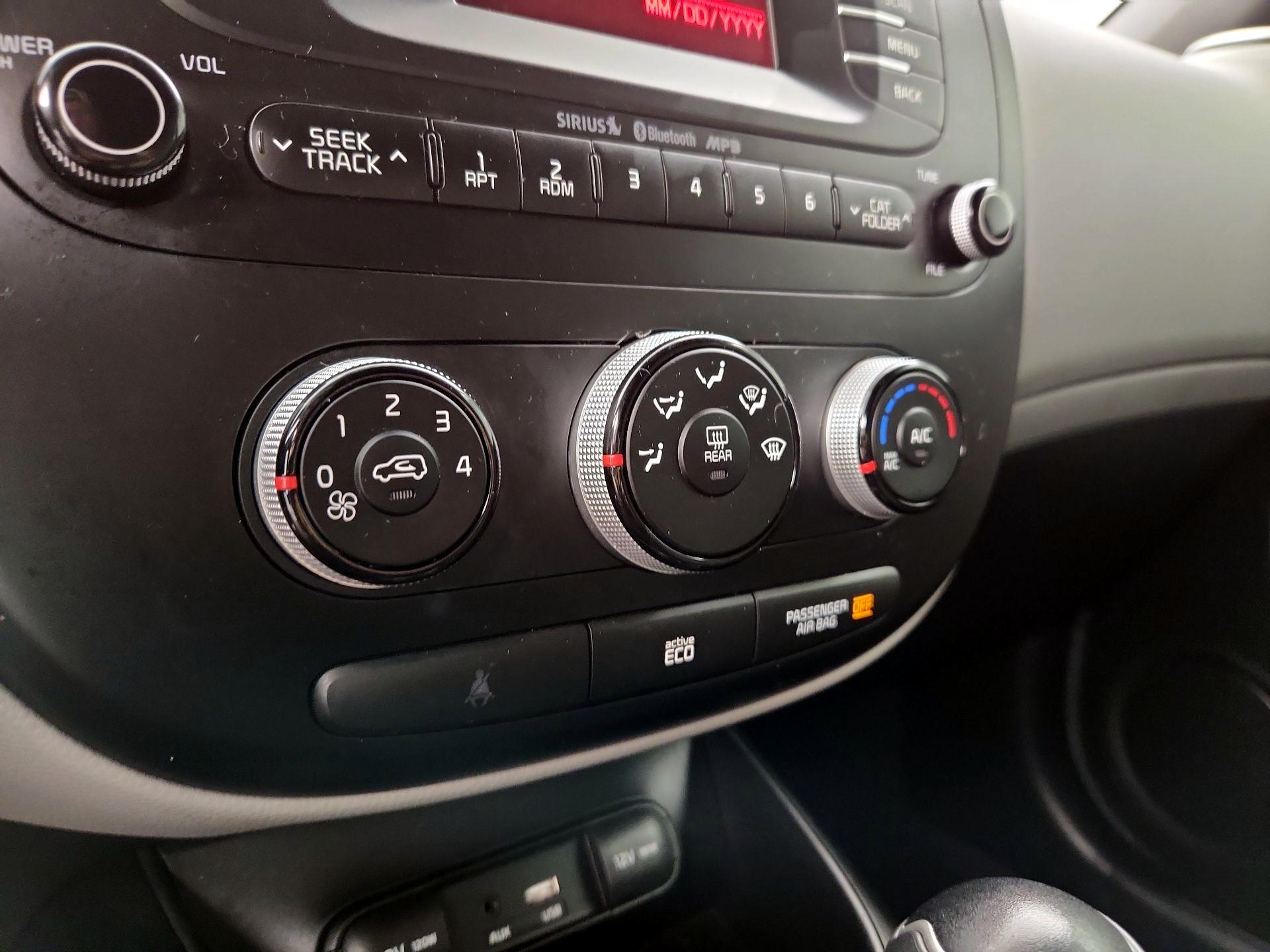 Thumbnail: 2015 Kia Soul - 15