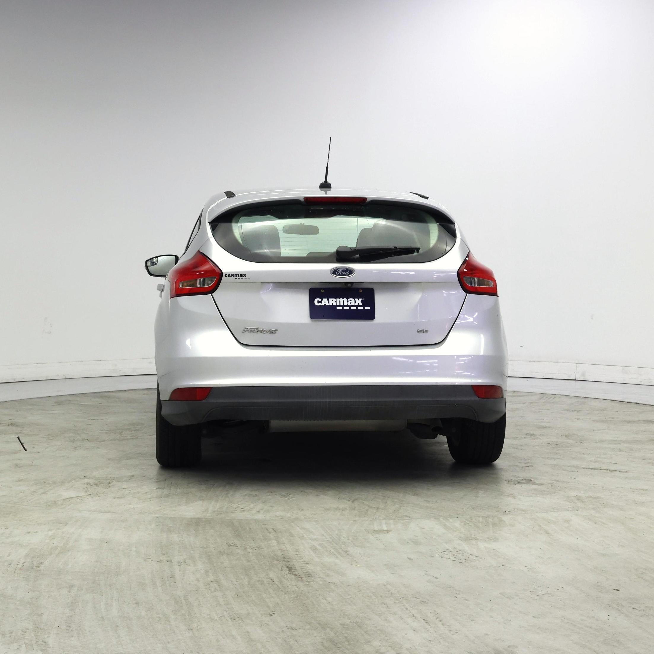 Thumbnail: 2017 Ford Focus - 6