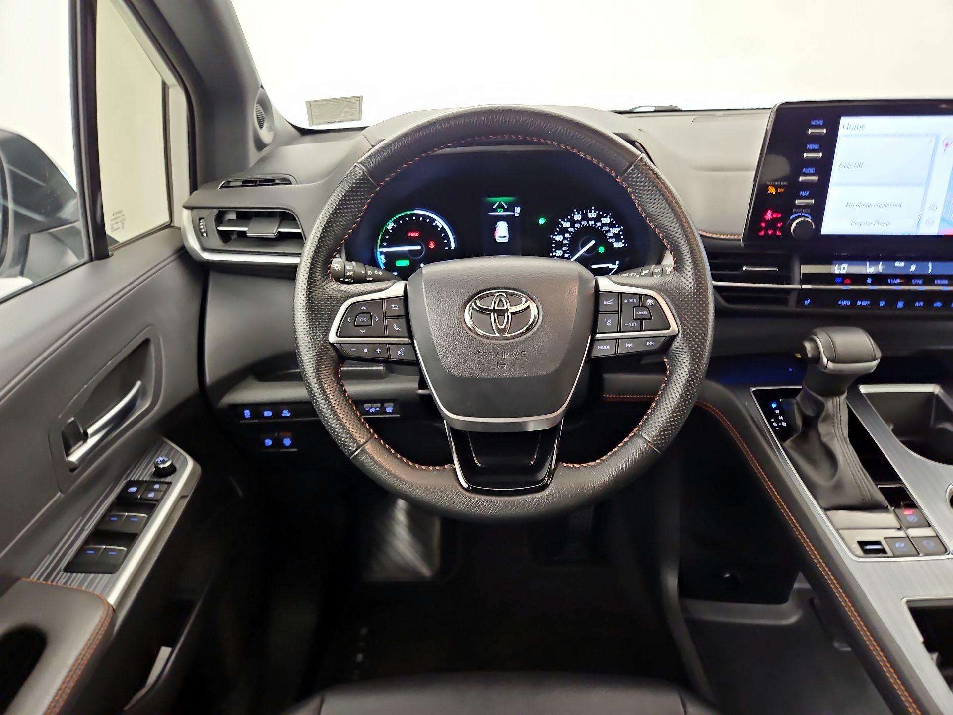 Thumbnail: 2023 Toyota Sienna - 10