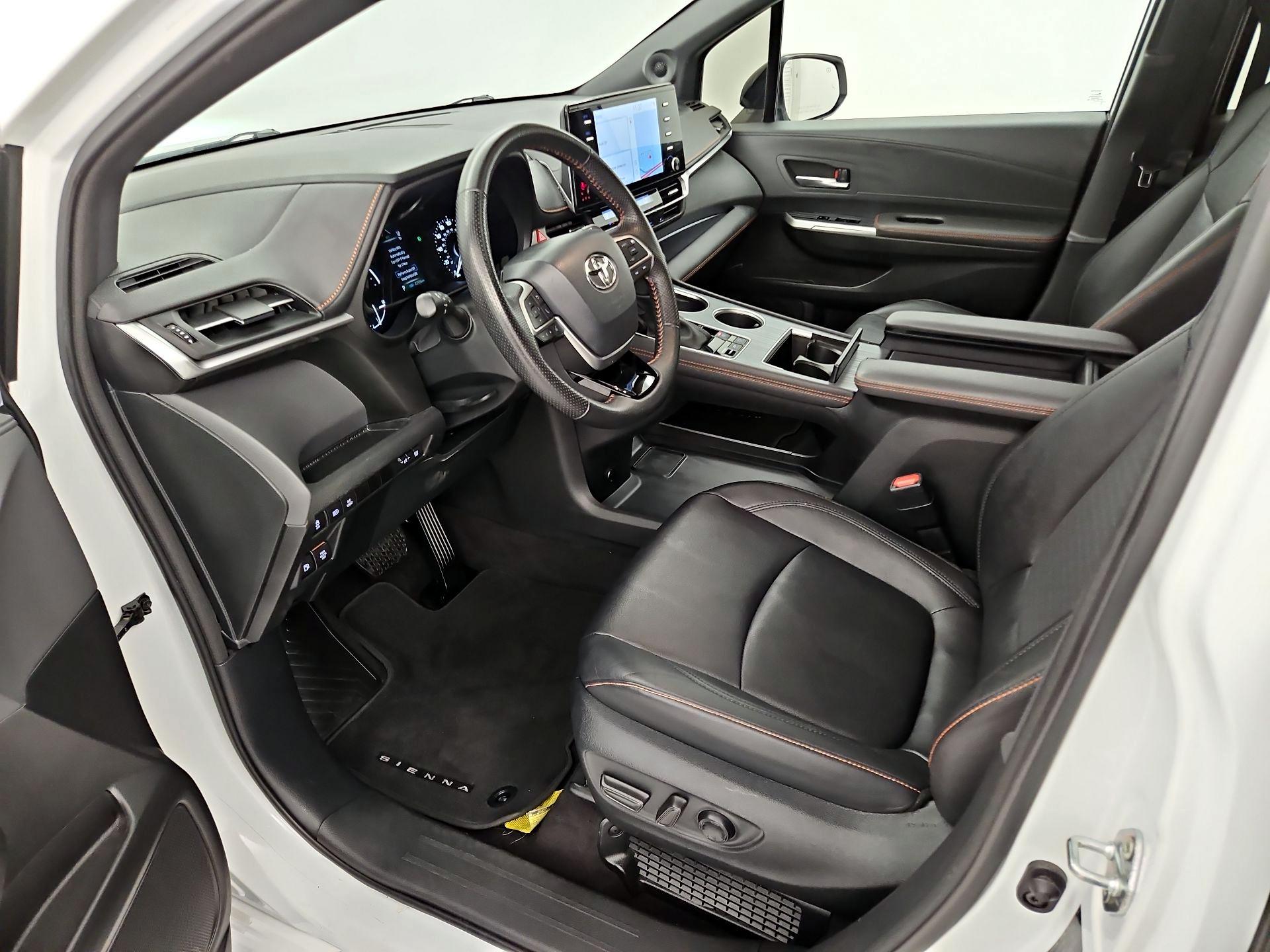 Thumbnail: 2023 Toyota Sienna - 11