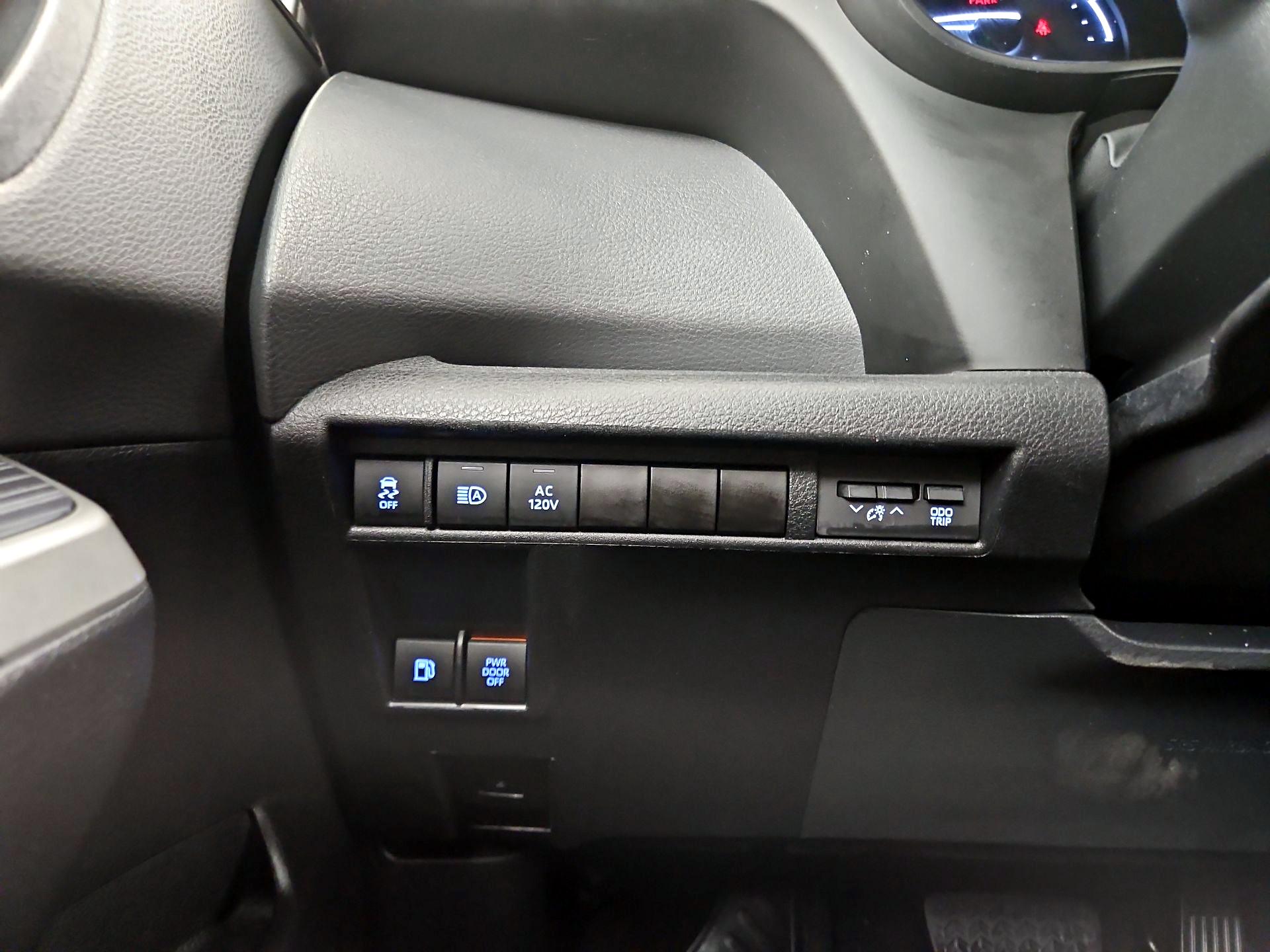 Thumbnail: 2023 Toyota Sienna - 13
