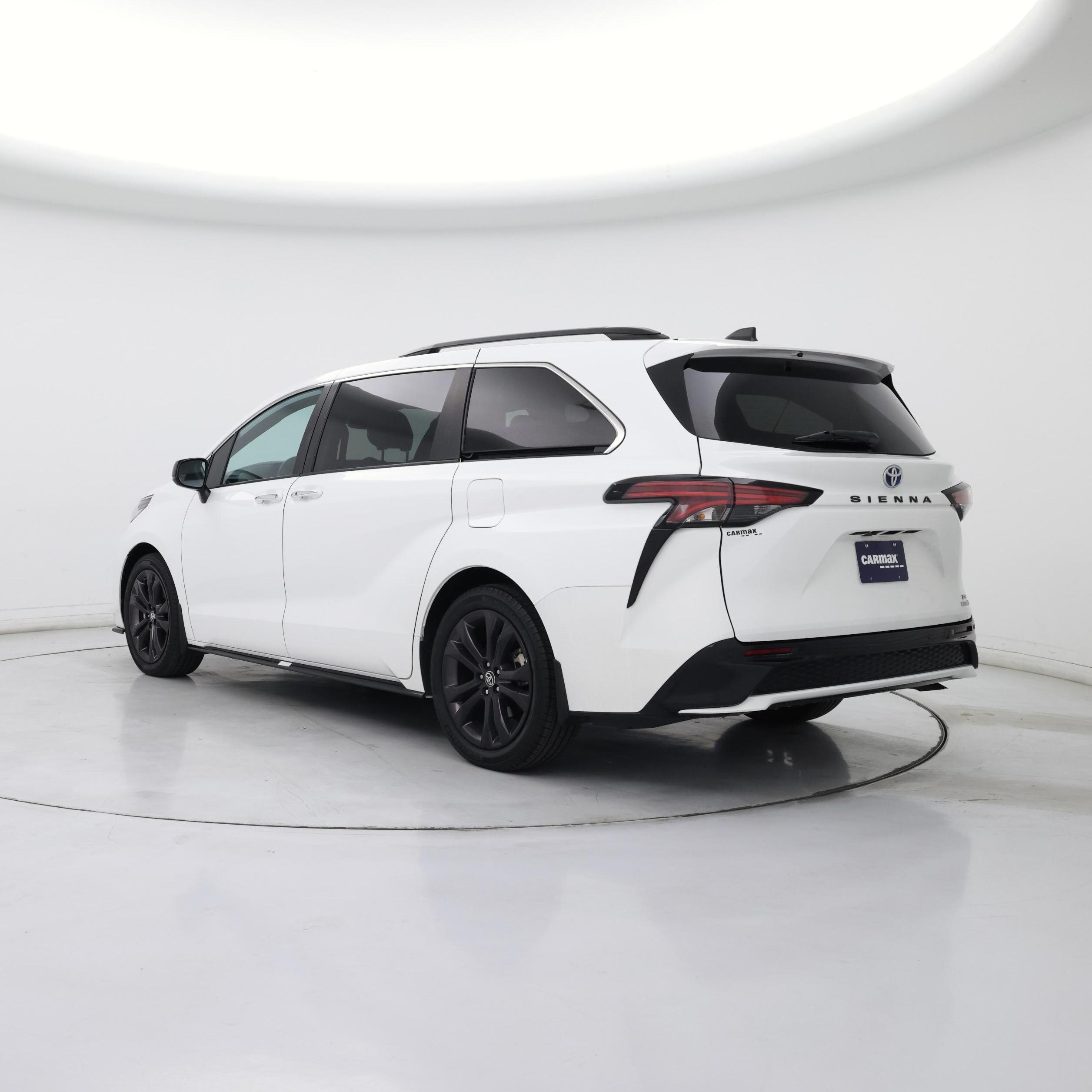 Thumbnail: 2023 Toyota Sienna - 2