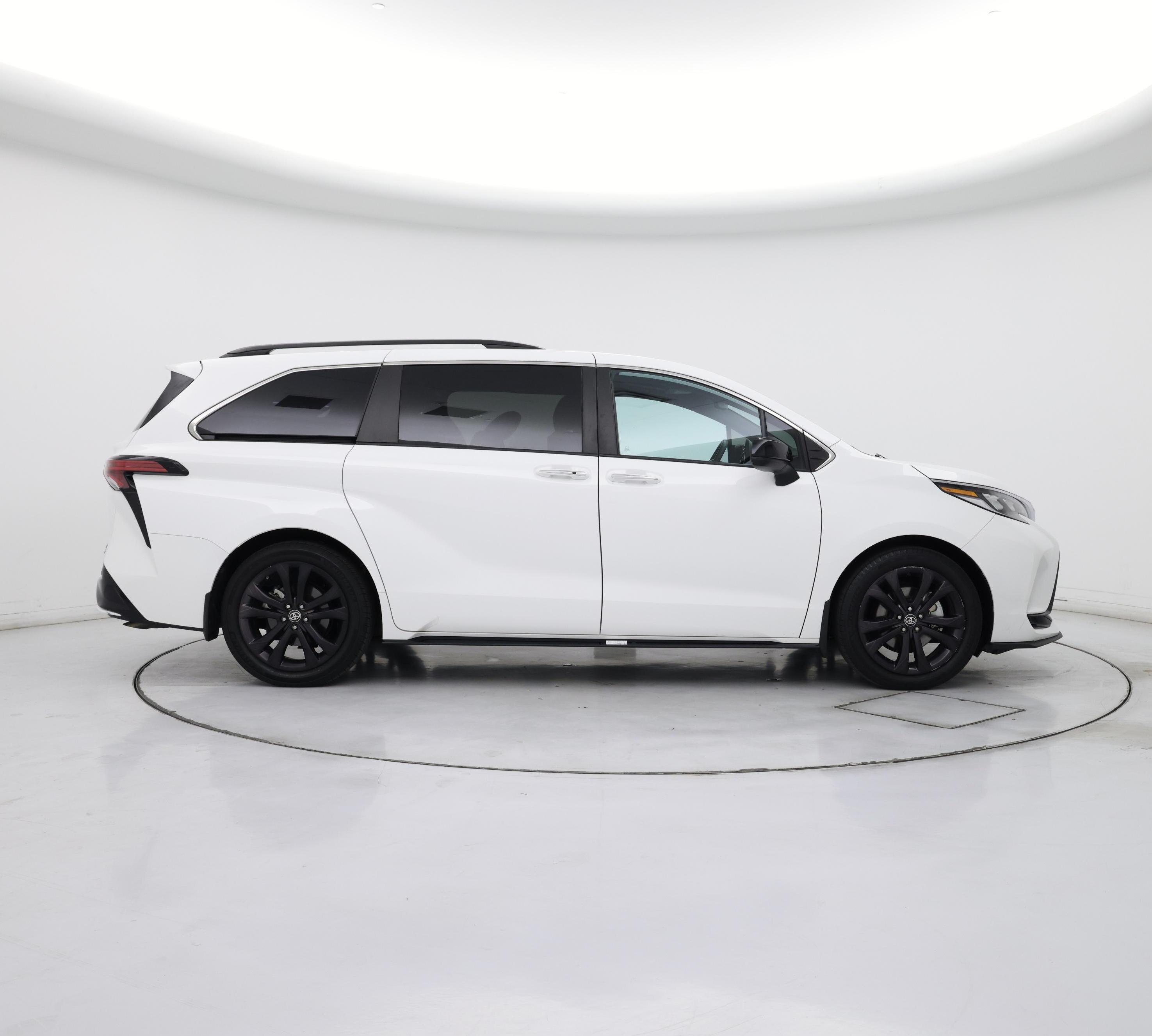 Thumbnail: 2023 Toyota Sienna - 7