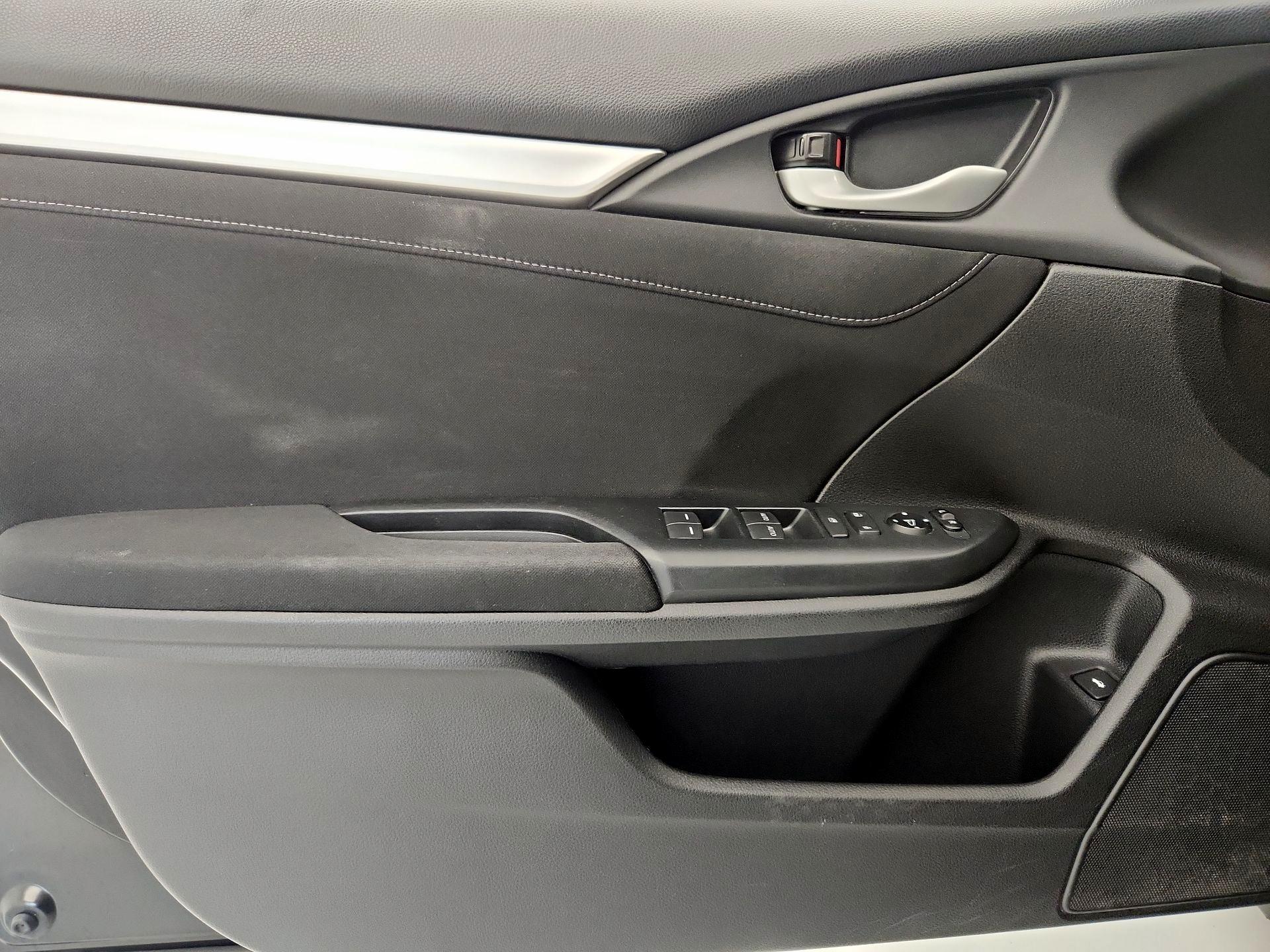 Thumbnail: 2016 Honda Civic - 12