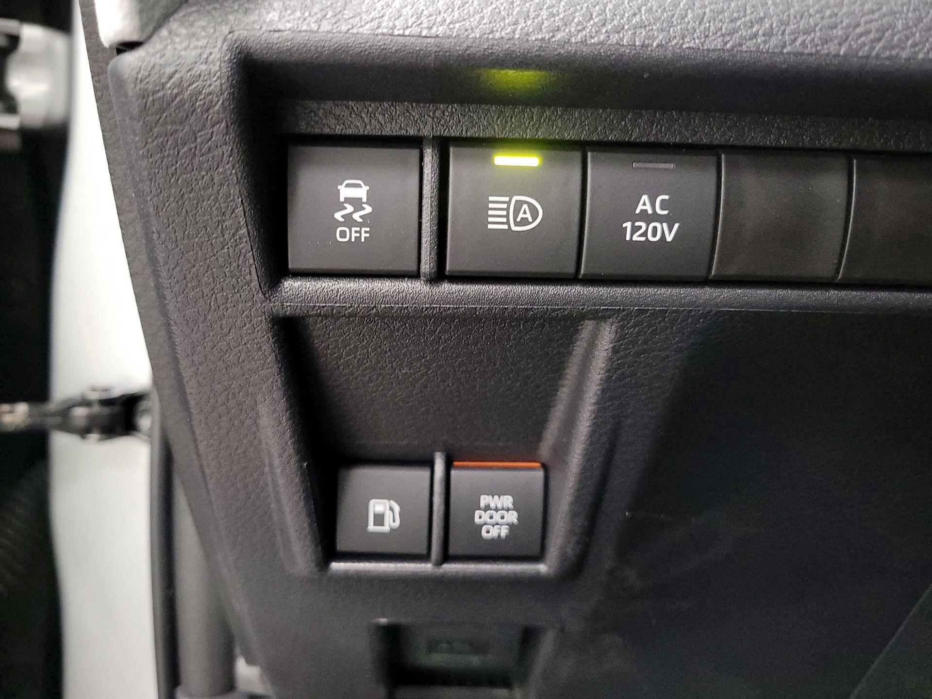 Thumbnail: 2025 Toyota Sienna - 13