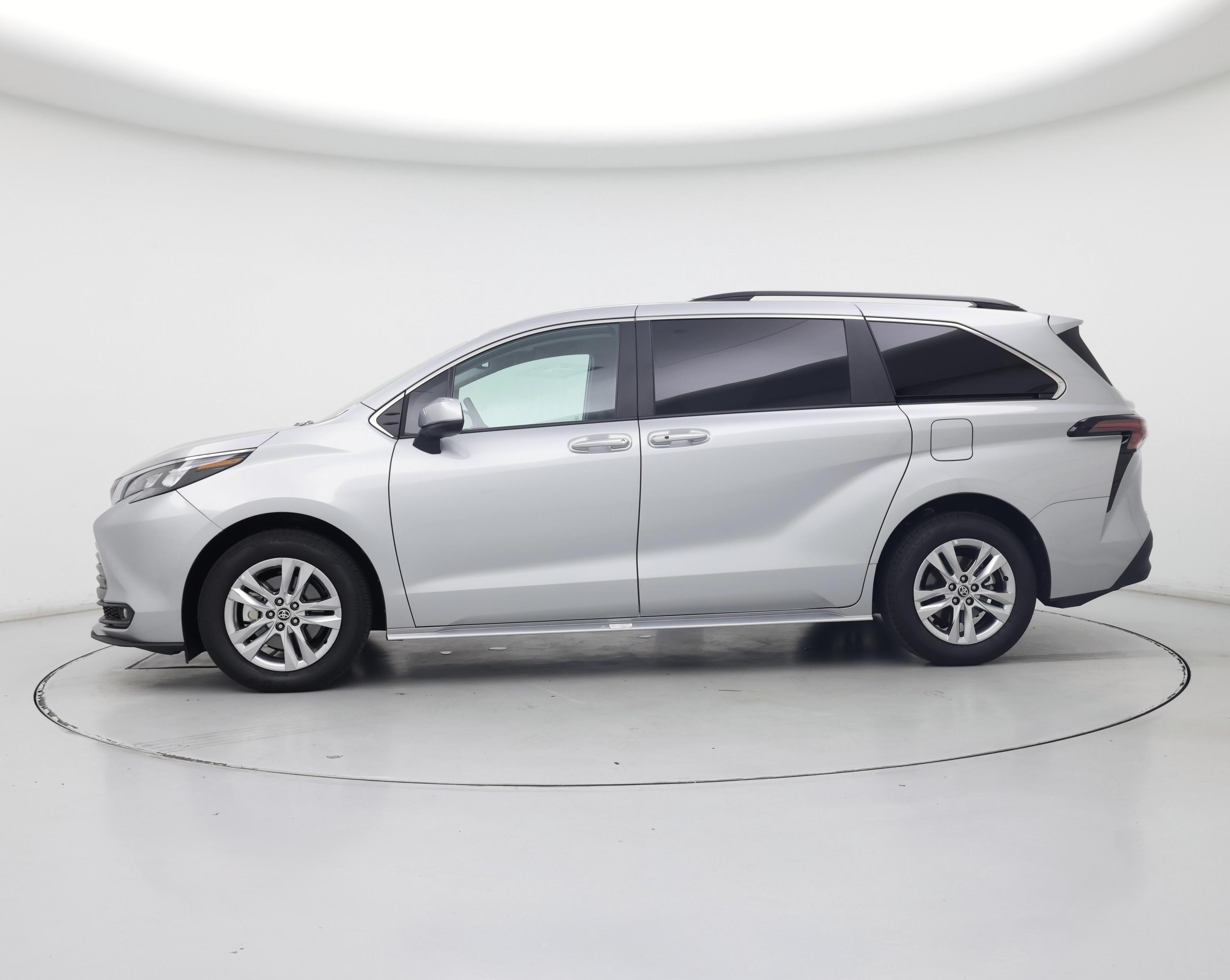 Thumbnail: 2025 Toyota Sienna - 3