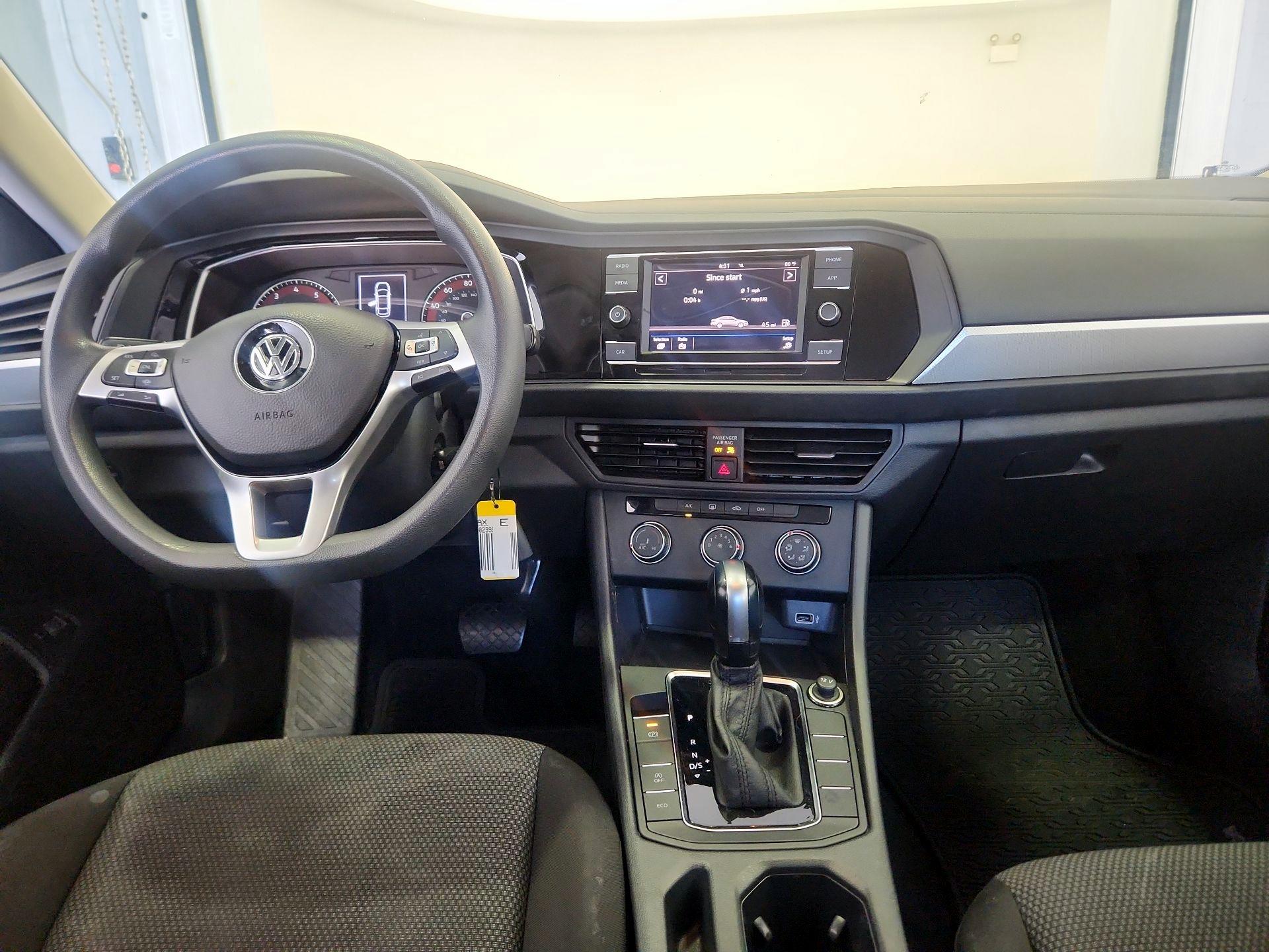 Thumbnail: 2019 Volkswagen Jetta - 9