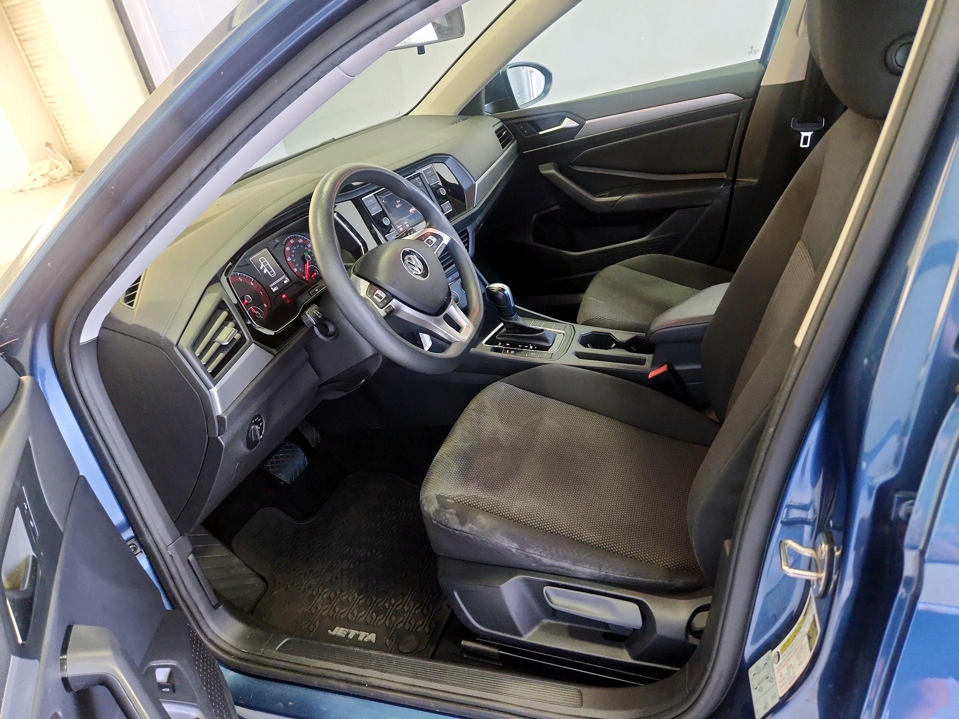 Thumbnail: 2019 Volkswagen Jetta - 11