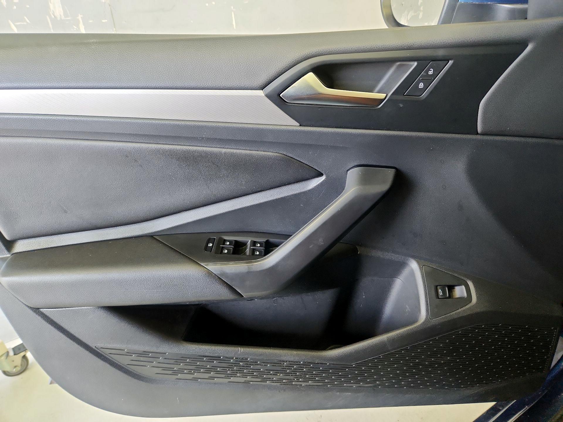 Thumbnail: 2019 Volkswagen Jetta - 12