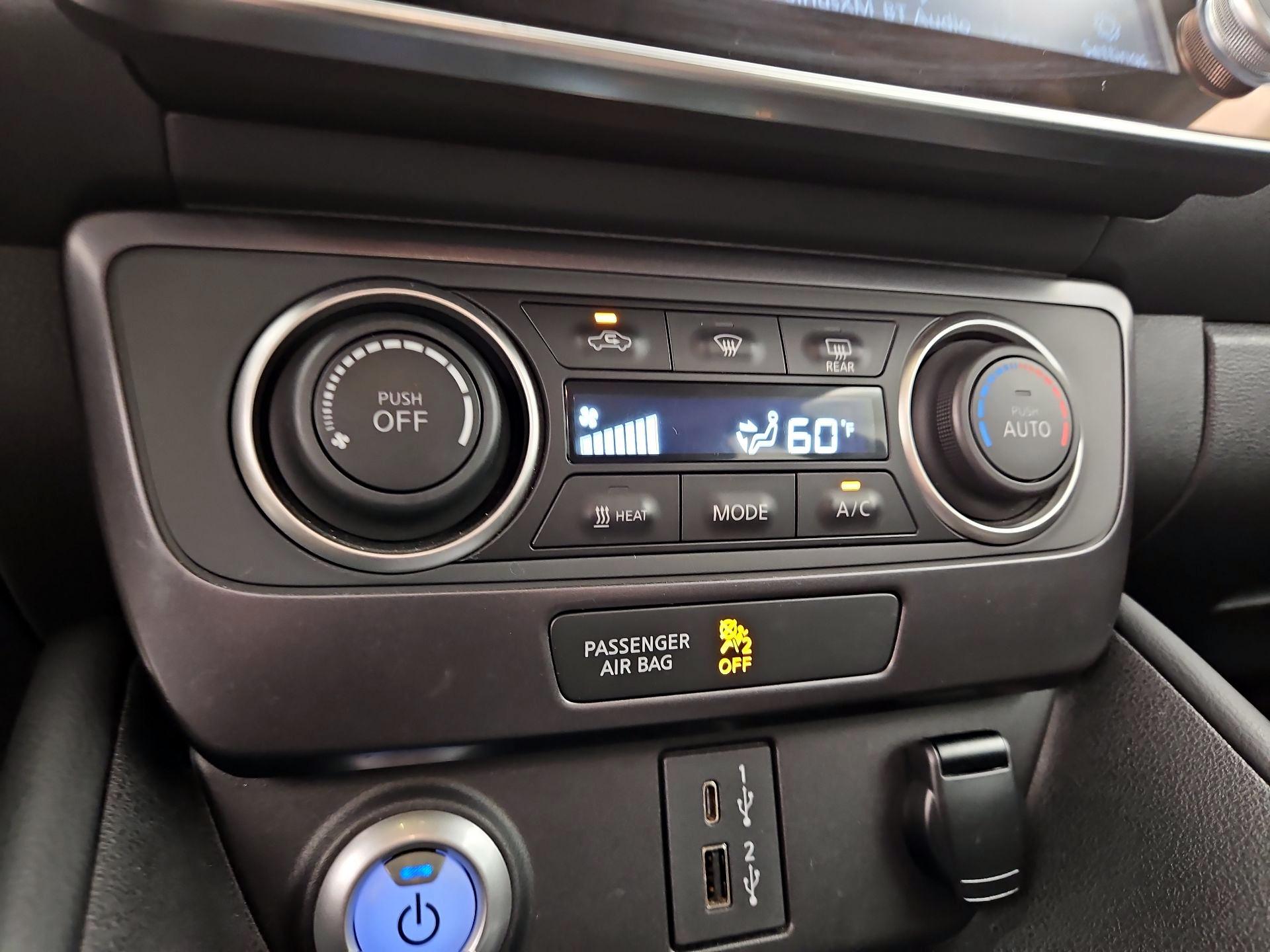 Thumbnail: 2022 Nissan Leaf - 16