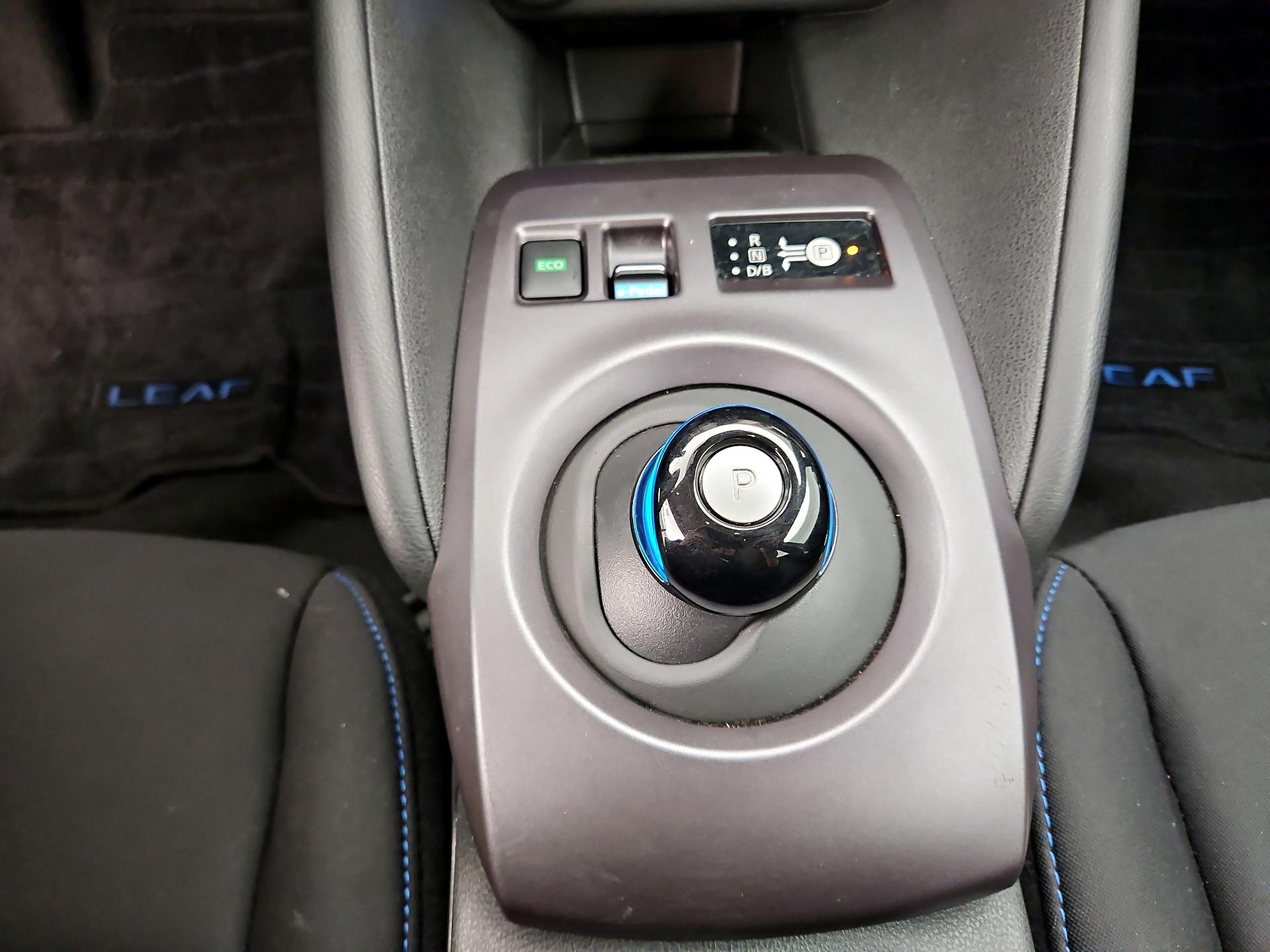 Thumbnail: 2022 Nissan Leaf - 17