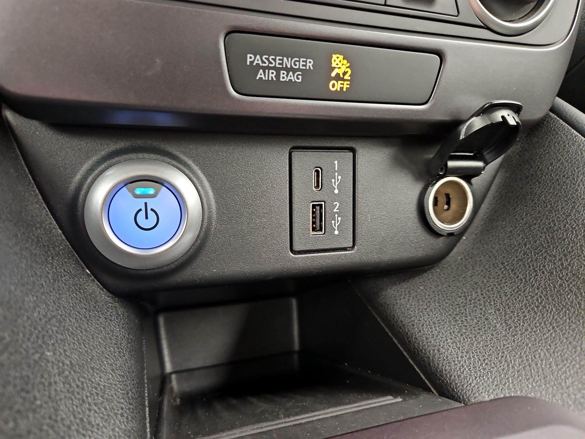 Thumbnail: 2022 Nissan Leaf - 18