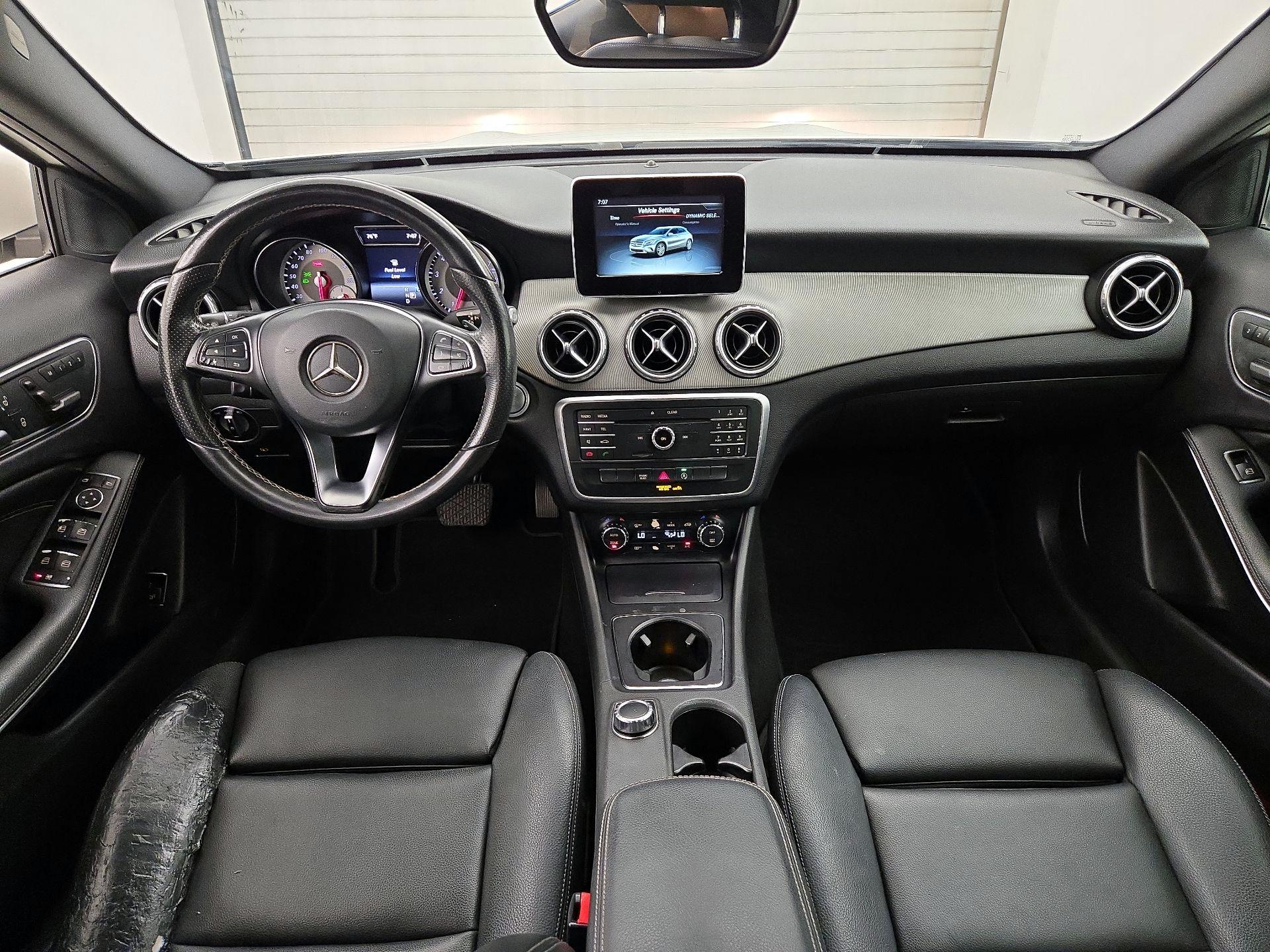 Thumbnail: 2017 Mercedes-Benz GLA - 9