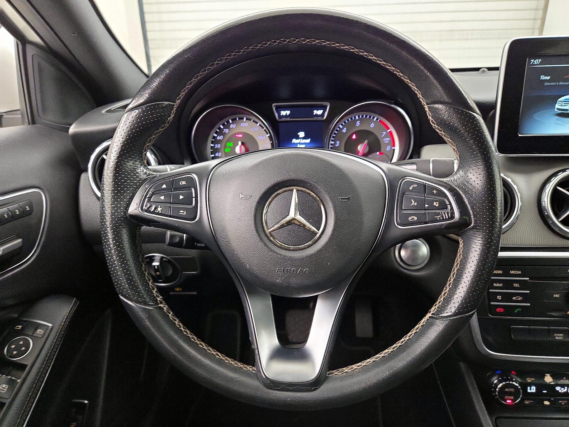 Thumbnail: 2017 Mercedes-Benz GLA - 10