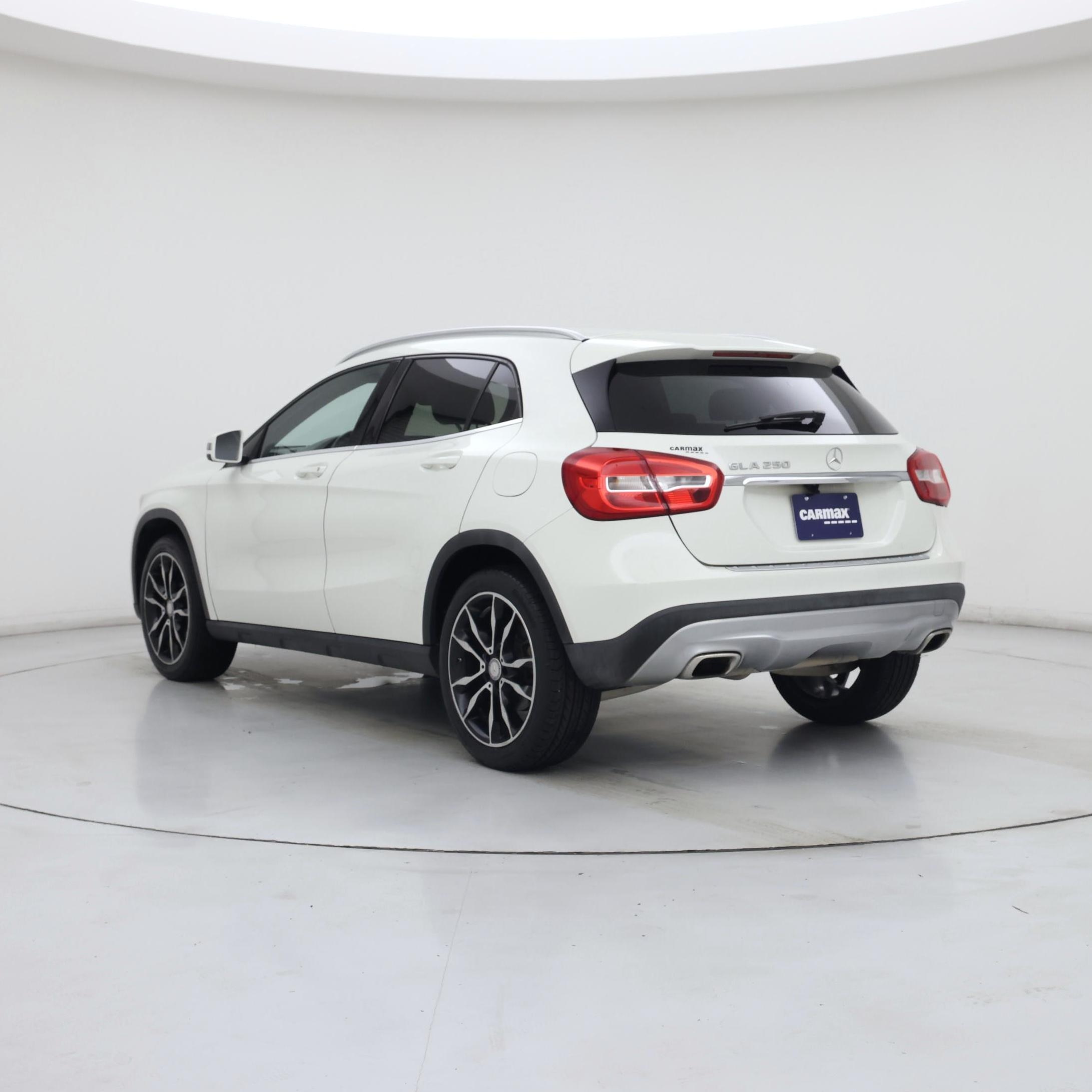 Thumbnail: 2017 Mercedes-Benz GLA - 2