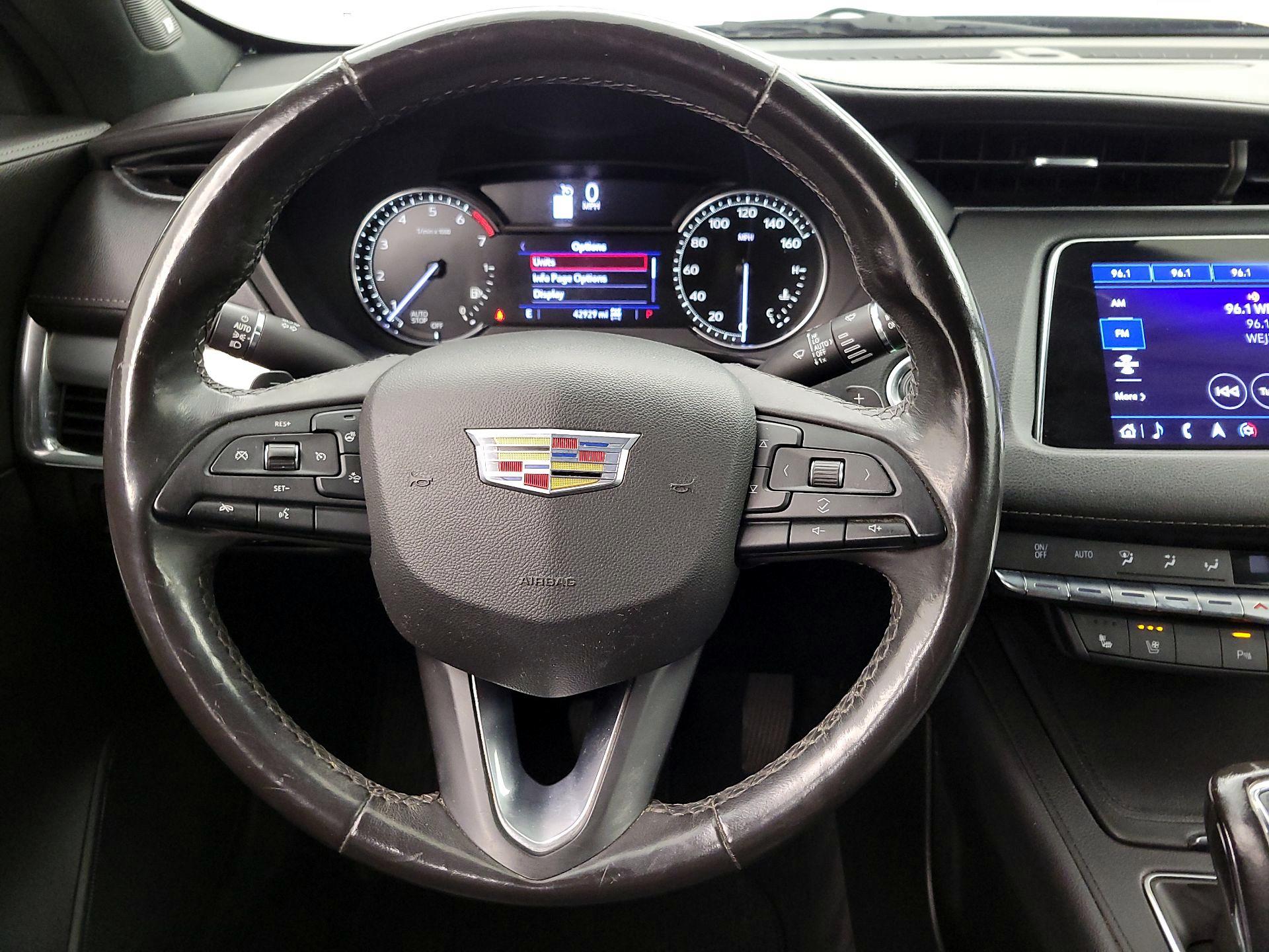 Thumbnail: 2019 Cadillac XT4 - 10