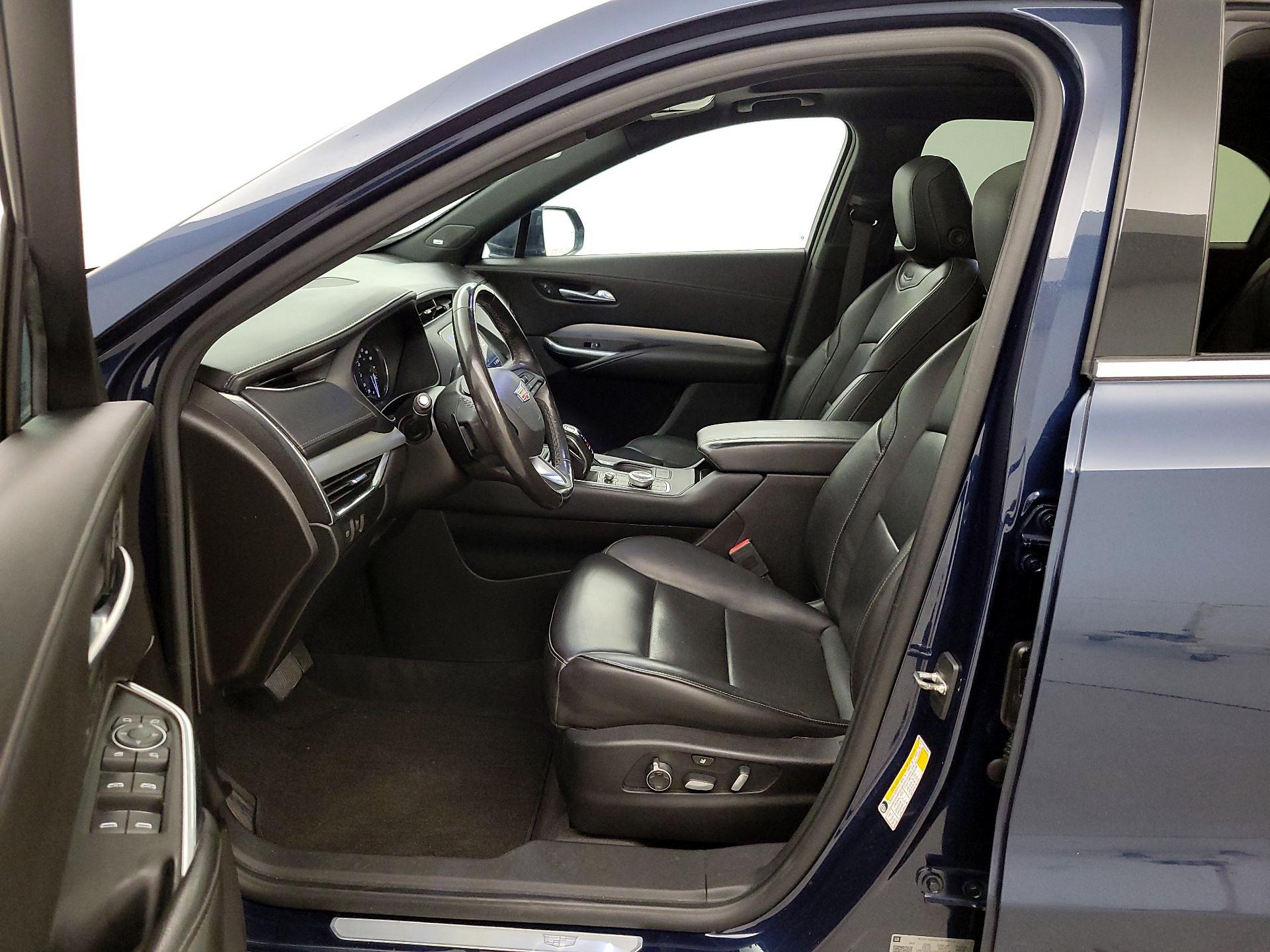 Thumbnail: 2019 Cadillac XT4 - 11